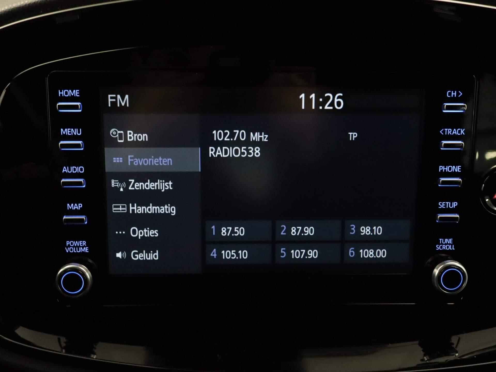 Toyota Aygo X 1.0 VVT-i MT Pulse - ADAPTIVE CRUISE CONTROL - STOELVERWARMING - ACHTERUITRIJ CAMERA - APPLE CARPLAY/ANDROID AUTO - LEASE MOGELIJK! - 26/29
