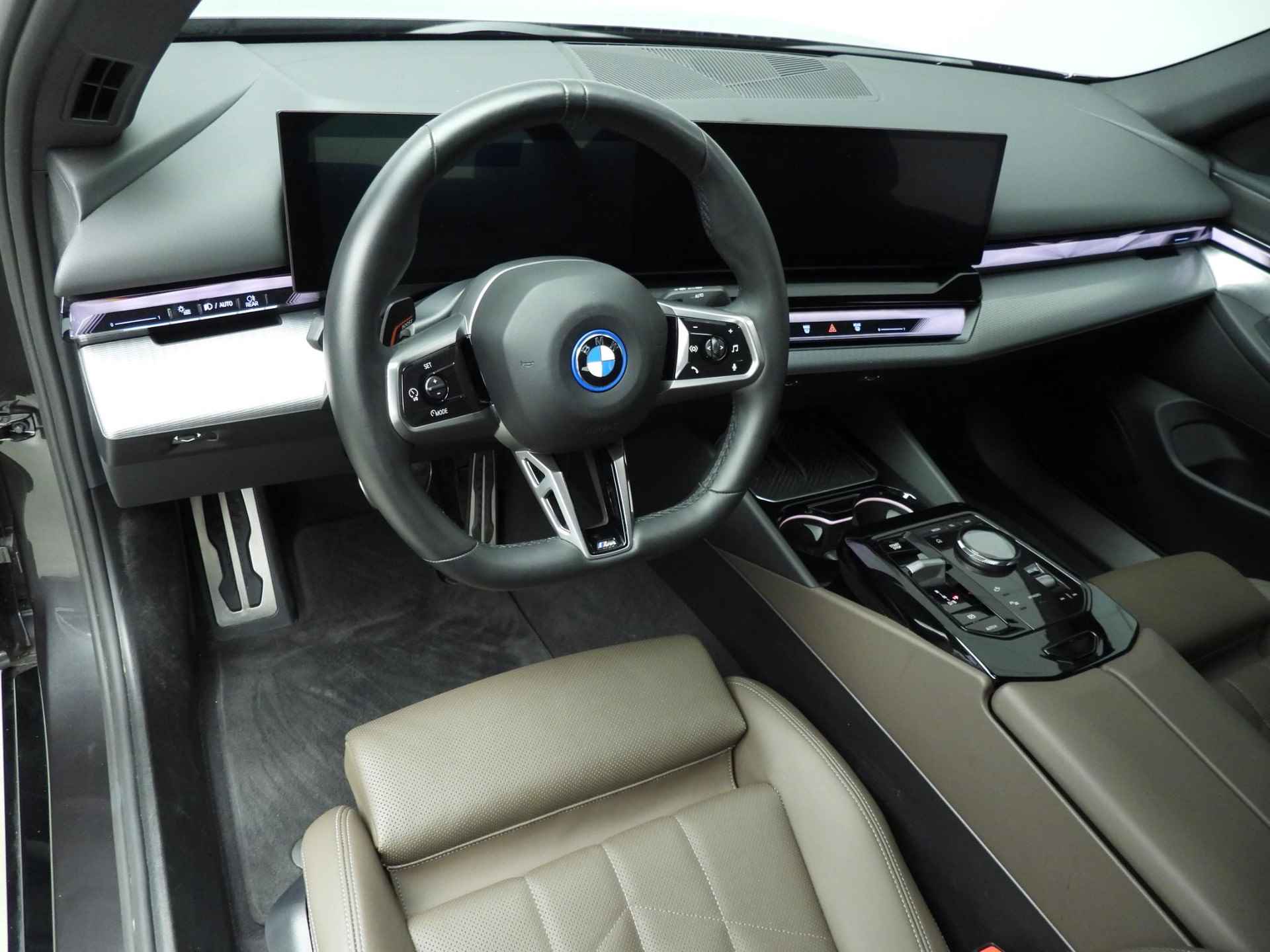 BMW i5 eDrive40 | M-Sportpakket | LED | Navigatie | Elektr. zetels | Active cruise | DAB | Alu 20 inch - 7/51