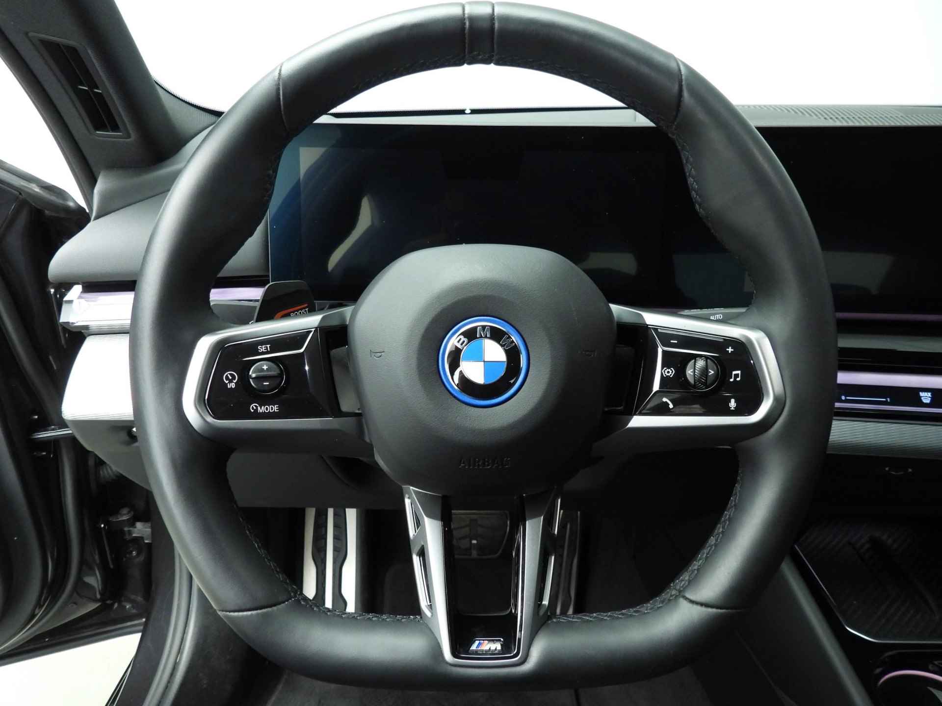 BMW i5 eDrive40 | M-Sportpakket | LED | Navigatie | Elektr. zetels | Active cruise | DAB | Alu 20 inch - 12/51