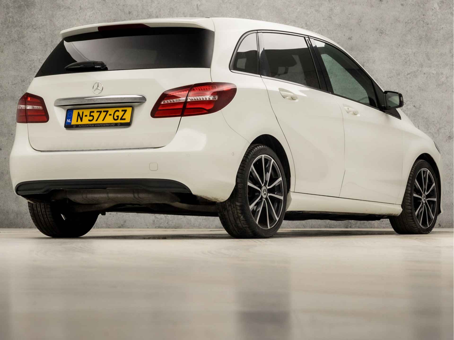 Mercedes-Benz B-Klasse 180 Prestige Sport Automaat (SCHERM, STOELVERWARMING, GETINT GLAS, SPORTSTOELEN, CRUISE, NIEUWE APK, LED KOPLAMPEN, NIEUWSTAAT) - 5/32