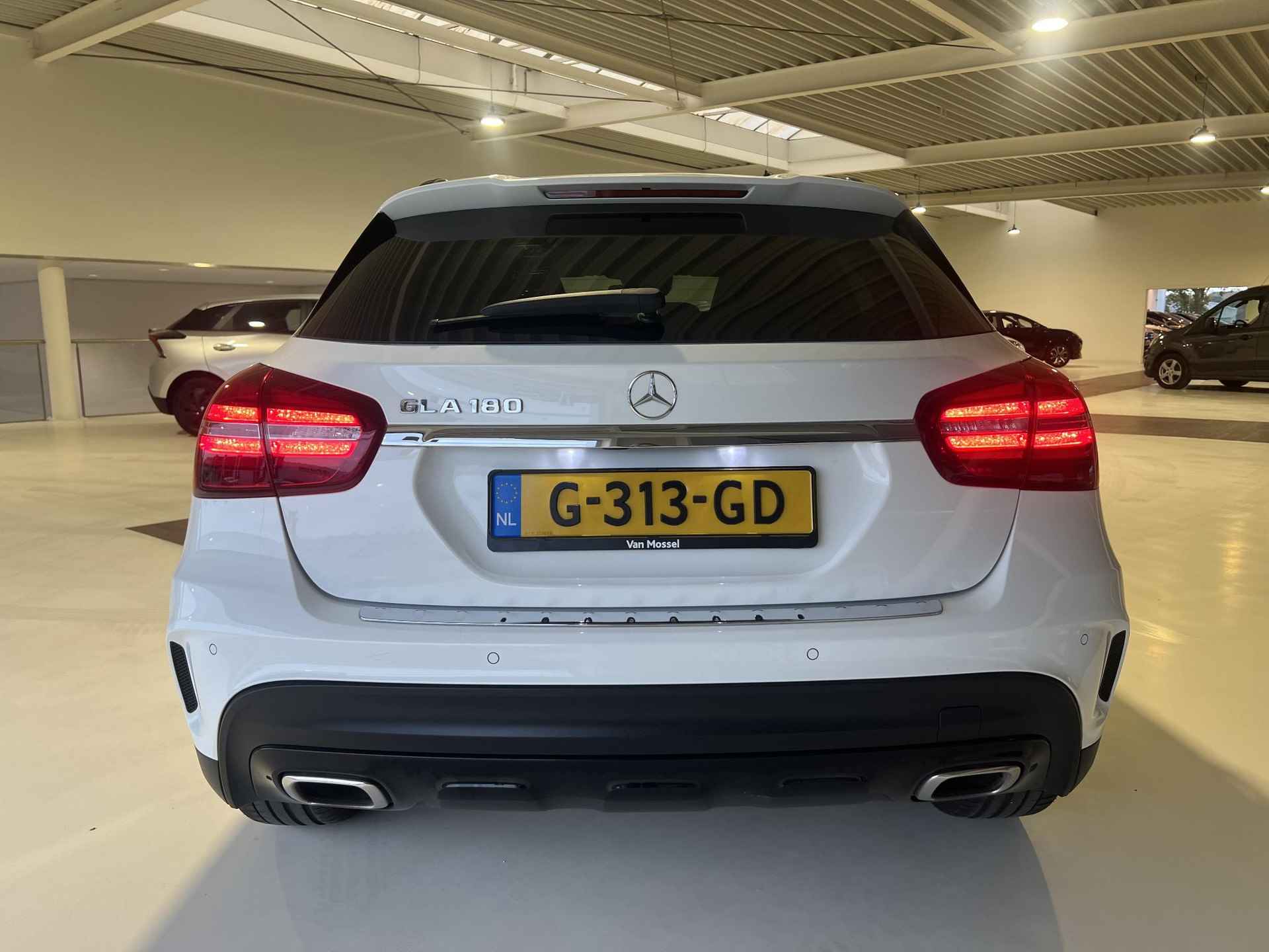 Mercedes-Benz GLA-klasse 180 Business Solution AMG Limited | Camera | Stoelverwarming | Elektrische achterklep - 4/20