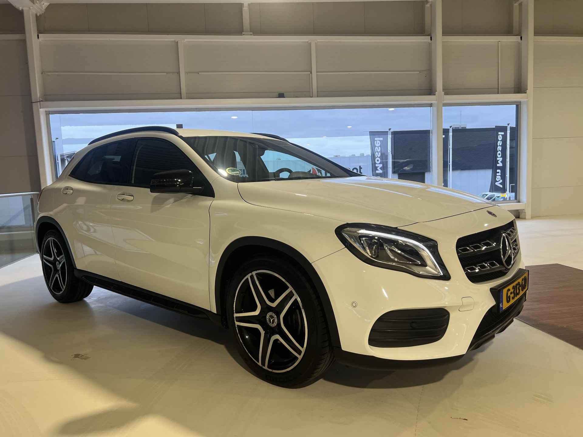 Mercedes-Benz GLA-klasse 180 Business Solution AMG Limited | Camera | Stoelverwarming | Elektrische achterklep - 5/20