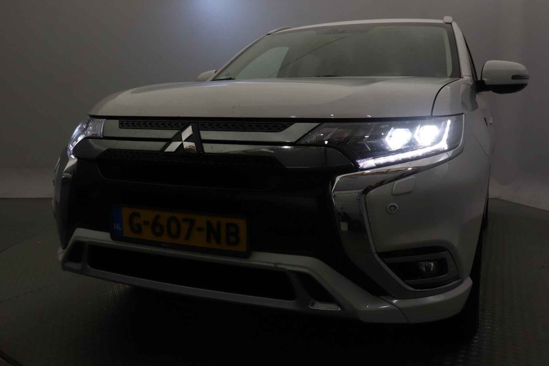 MITSUBISHI Outlander 2.4 PHEV Hybrid Intense - 33/33