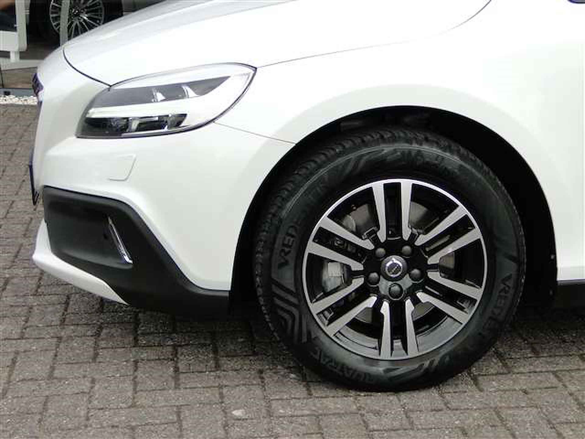 Volvo V40 Cross Country 2.0 T3 152PK NORDIC+ | Trekhaak | Led | Navi | All-season - 14/20