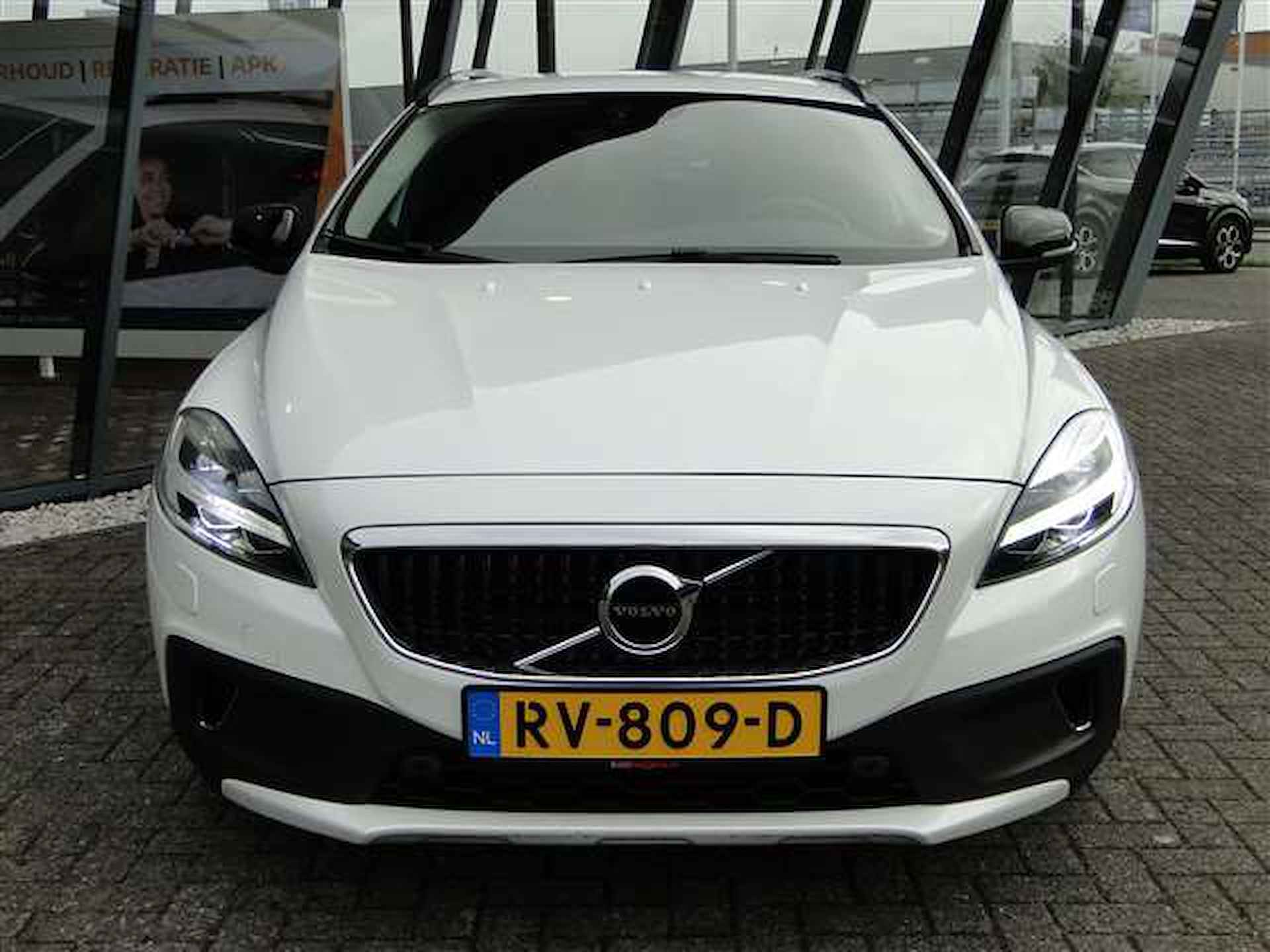 Volvo V40 Cross Country 2.0 T3 152PK NORDIC+ | Trekhaak | Led | Navi | All-season - 15/20