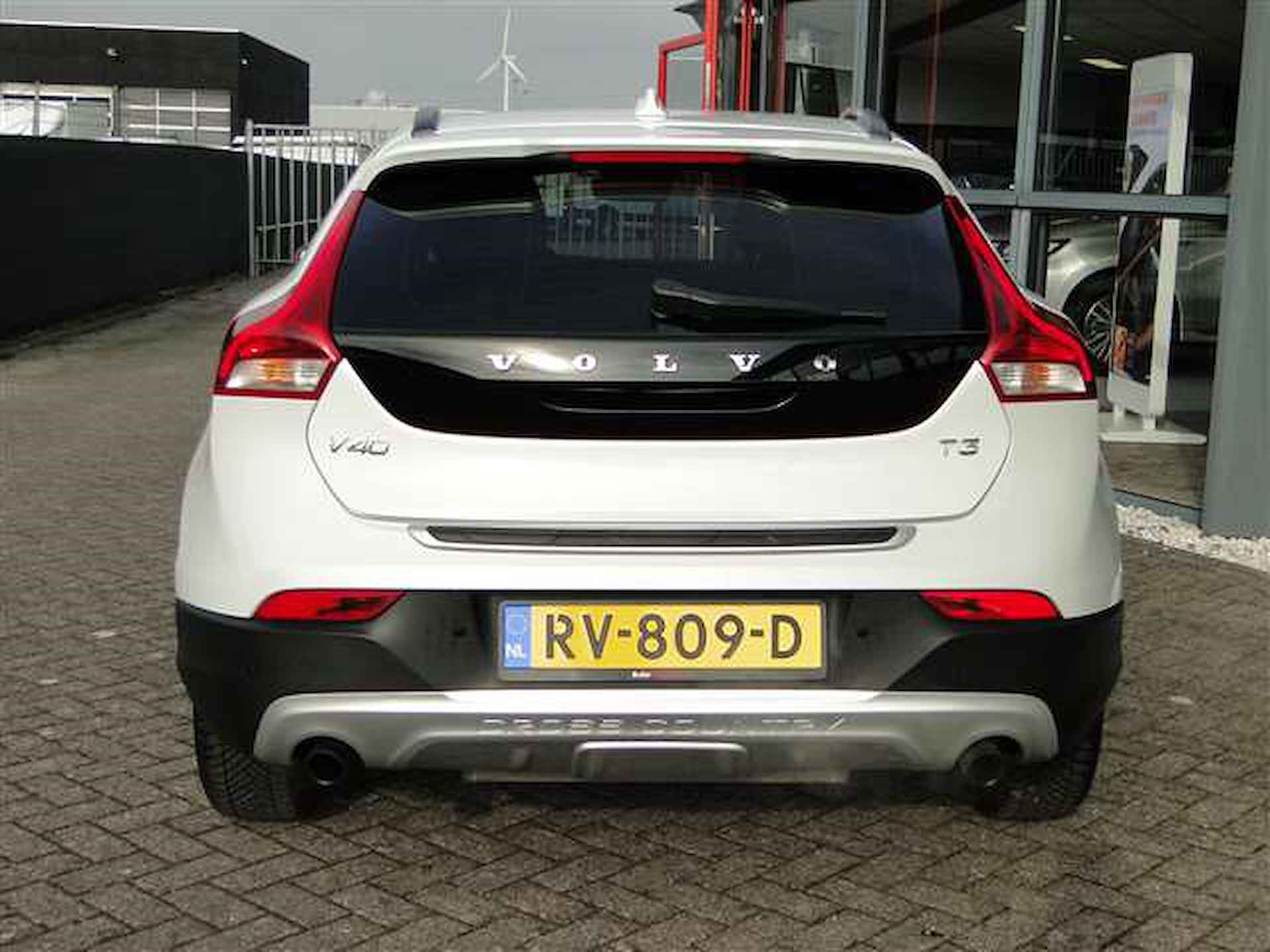 Volvo V40 Cross Country 2.0 T3 152PK NORDIC+ | Trekhaak | Led | Navi | All-season - 19/20