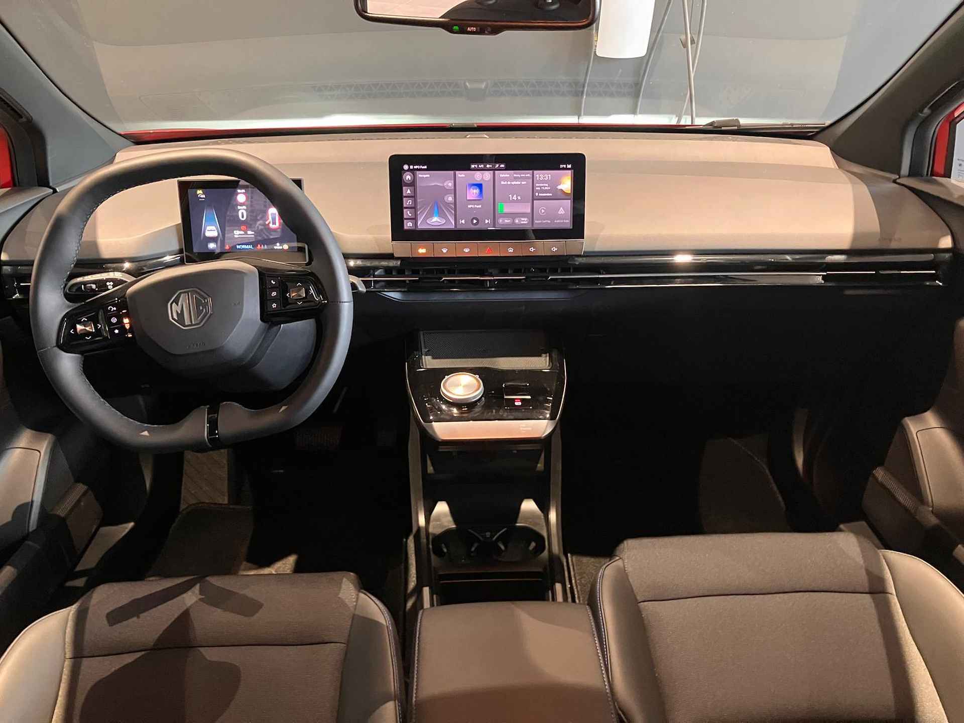 MG 4 Luxury 64 kWh  | Navigatie | Led Koplampen | 360 Camera | Apple CarPlay | Getint Glas | - 10/16