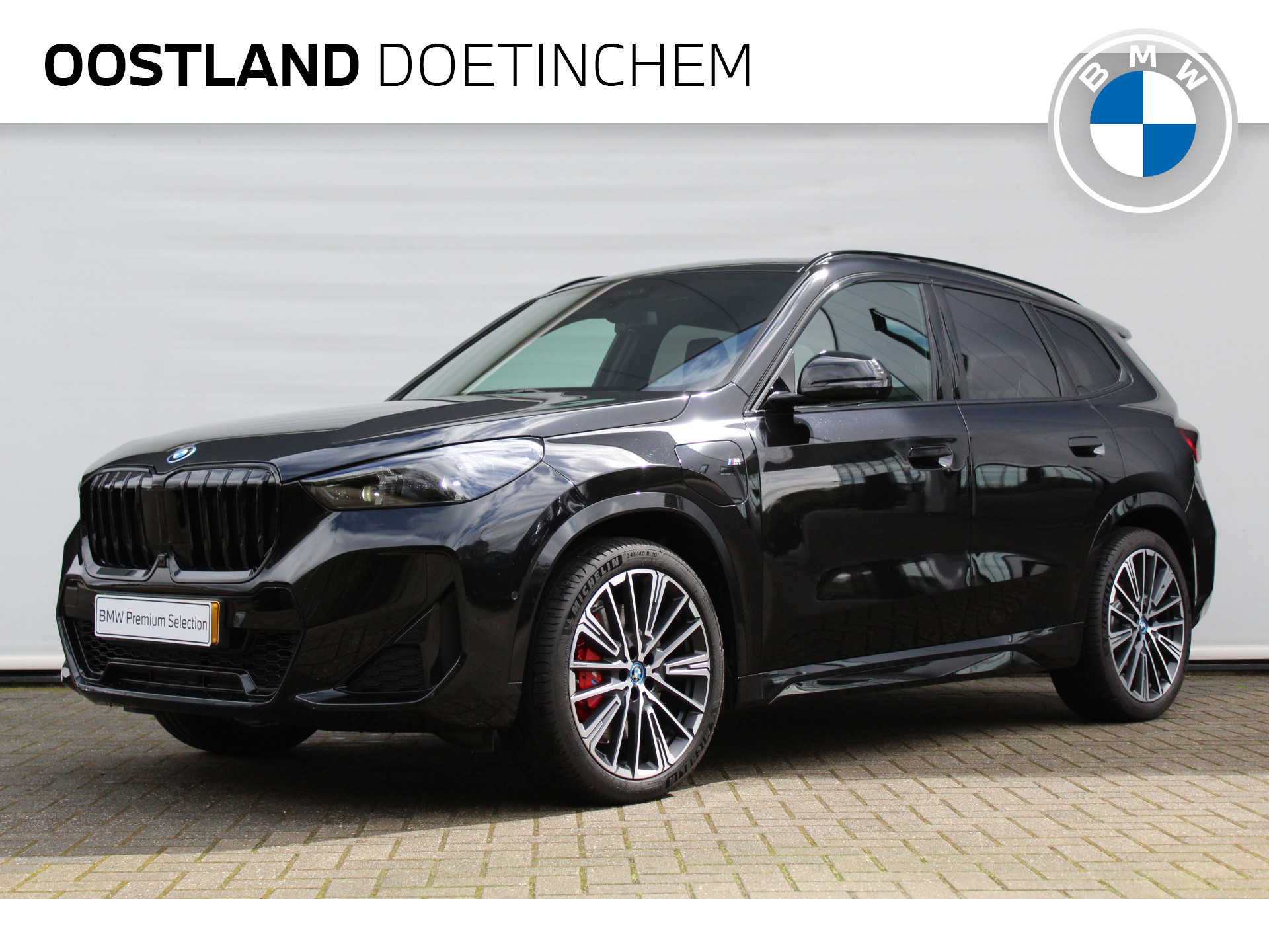 BMW X1 xDrive30e High Executive M Sport Automaat / Panoramadak / Trekhaak / Parking Assistant Plus / Adaptieve LED / Sportstoelen / Adaptief M Onderstel bij viaBOVAG.nl