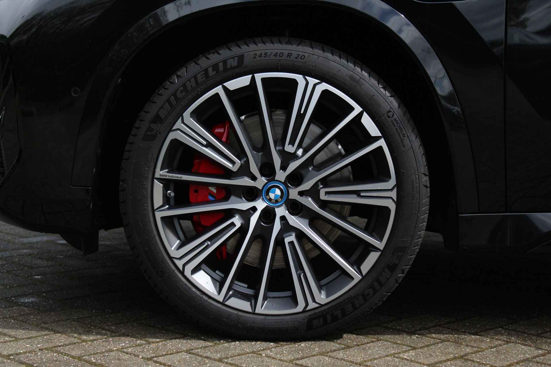BMW X1 xDrive30e High Executive M Sport Automaat / Panoramadak / Trekhaak / Parking Assistant Plus / Adaptieve LED / Sportstoelen / Adaptief M Onderstel - 11/28