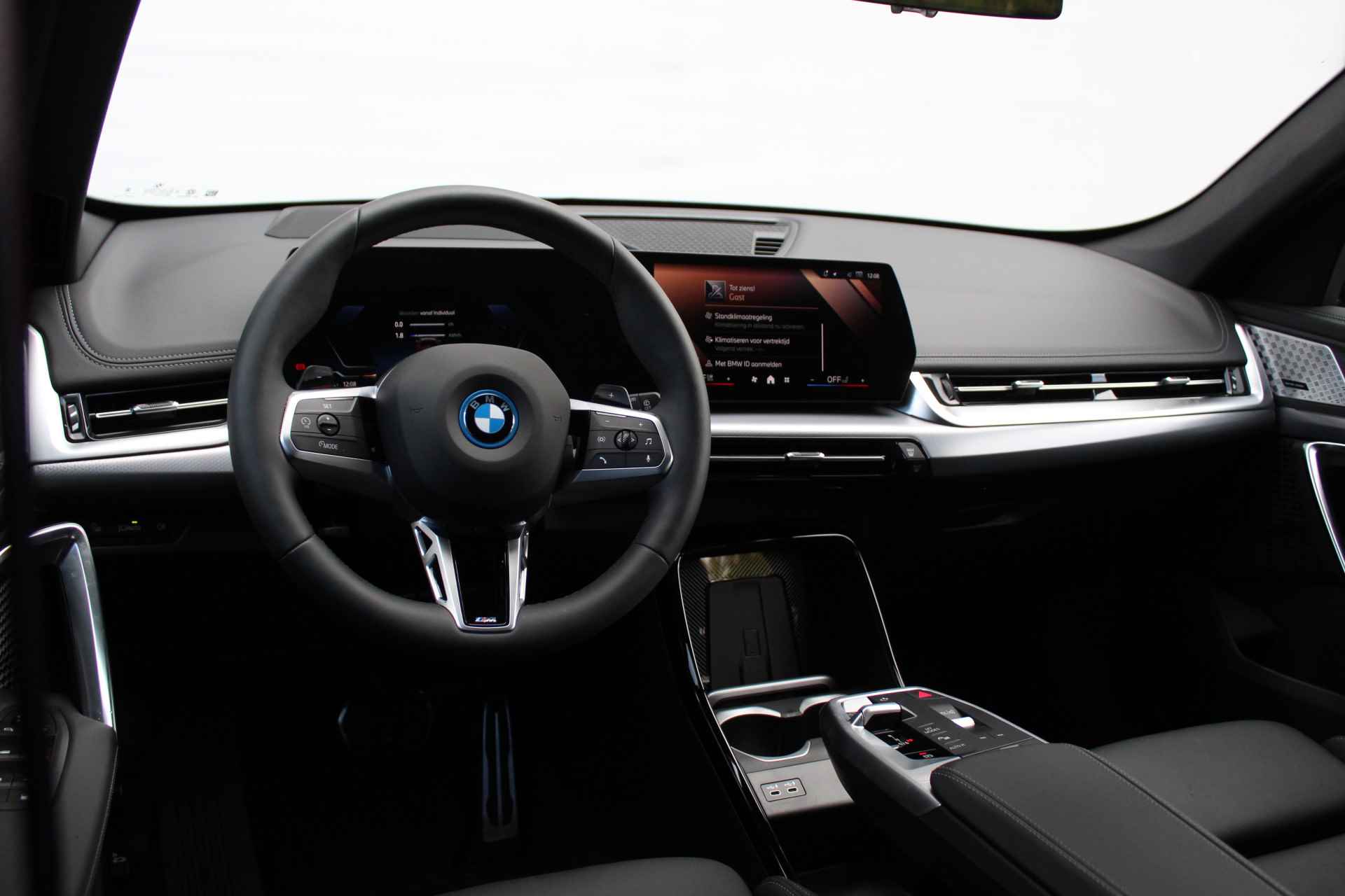 BMW X1 xDrive30e High Executive M Sport Automaat / Panoramadak / Trekhaak / Parking Assistant Plus / Adaptieve LED / Sportstoelen / Adaptief M Onderstel - 26/28