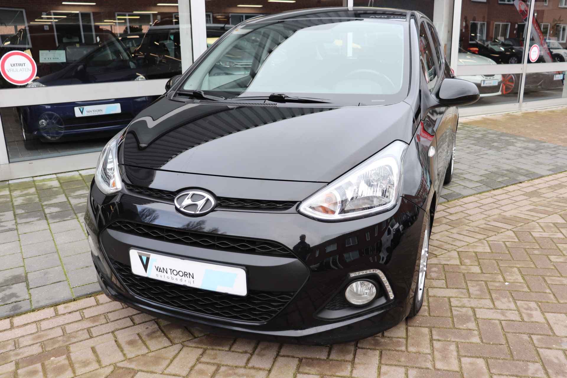 Hyundai i10 1.0i i-Motion Premium LPG, Rijdt zuinig, volle tank voor € 20,- - 3/21