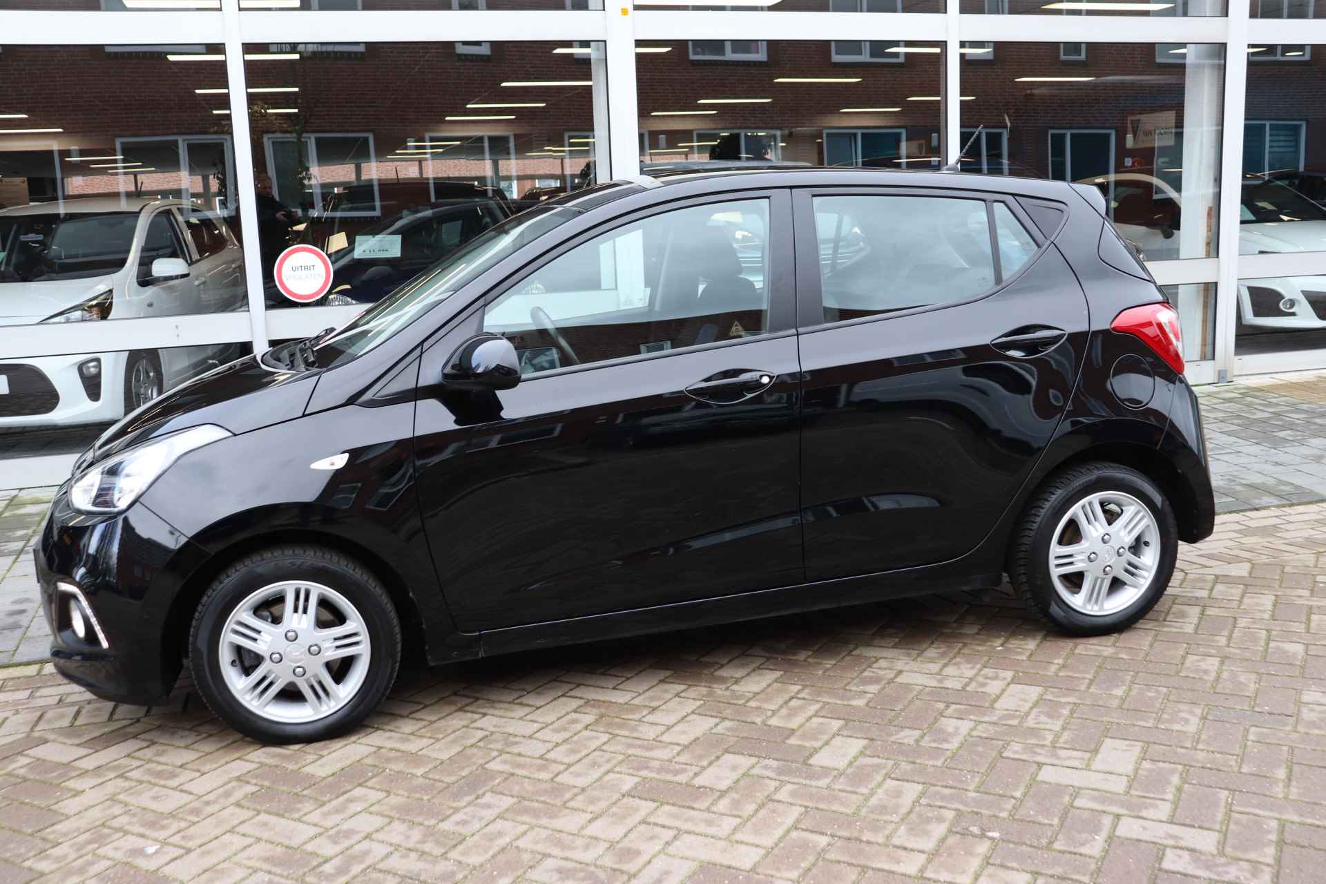 Hyundai i10 1.0i i-Motion Premium LPG, Rijdt zuinig, volle tank voor € 20,- - 5/21