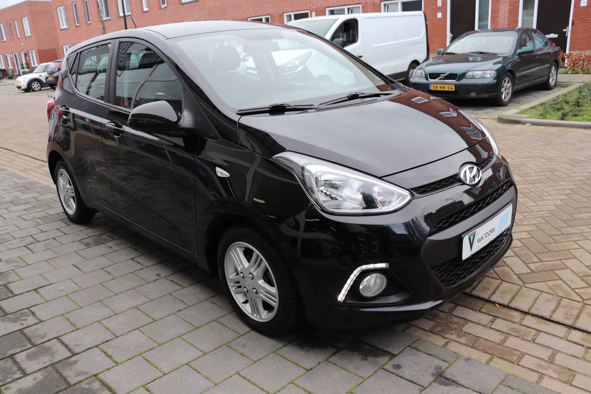 Hyundai i10 1.0i i-Motion Premium LPG, Rijdt zuinig, volle tank voor € 20,- - 7/21