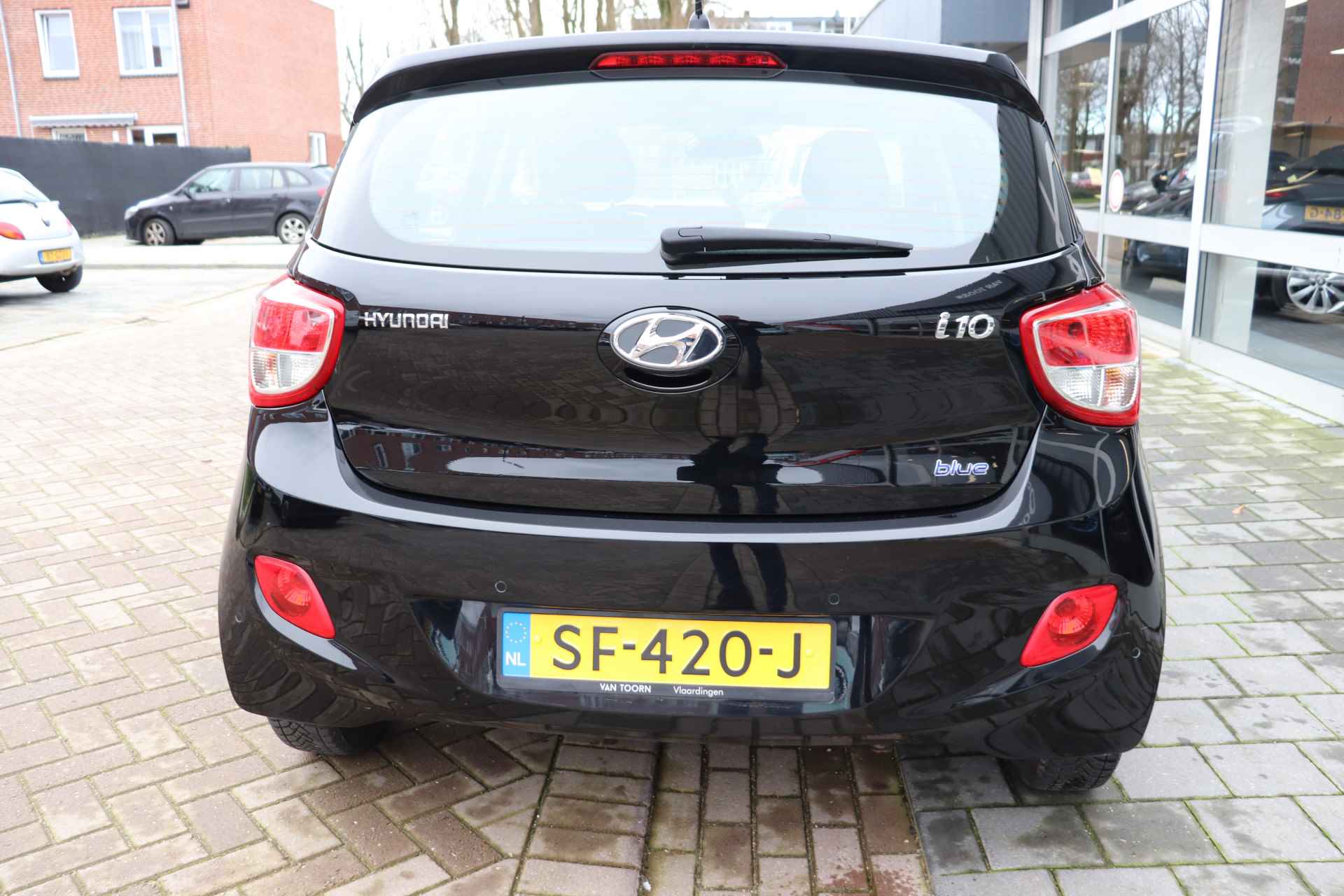 Hyundai i10 1.0i i-Motion Premium LPG, Rijdt zuinig, volle tank voor € 20,- - 9/21