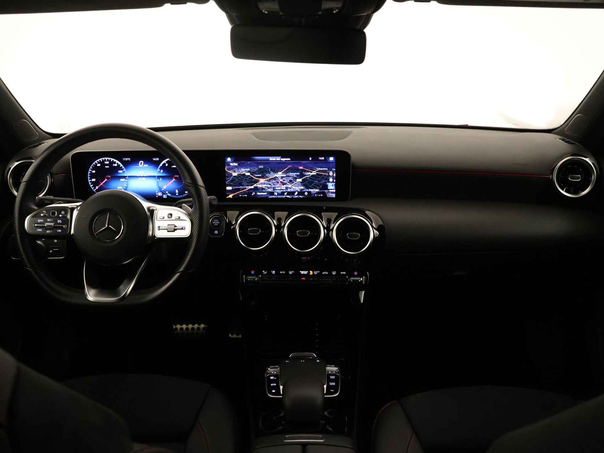 Mercedes-Benz A-Klasse 180 Business Solution AMG | AMG Styling | Night Pakket | Apple CarPlay | Achteruitrijcamera | Inclusief 24 maanden MB Certified garantie voor Europa. - 6/43