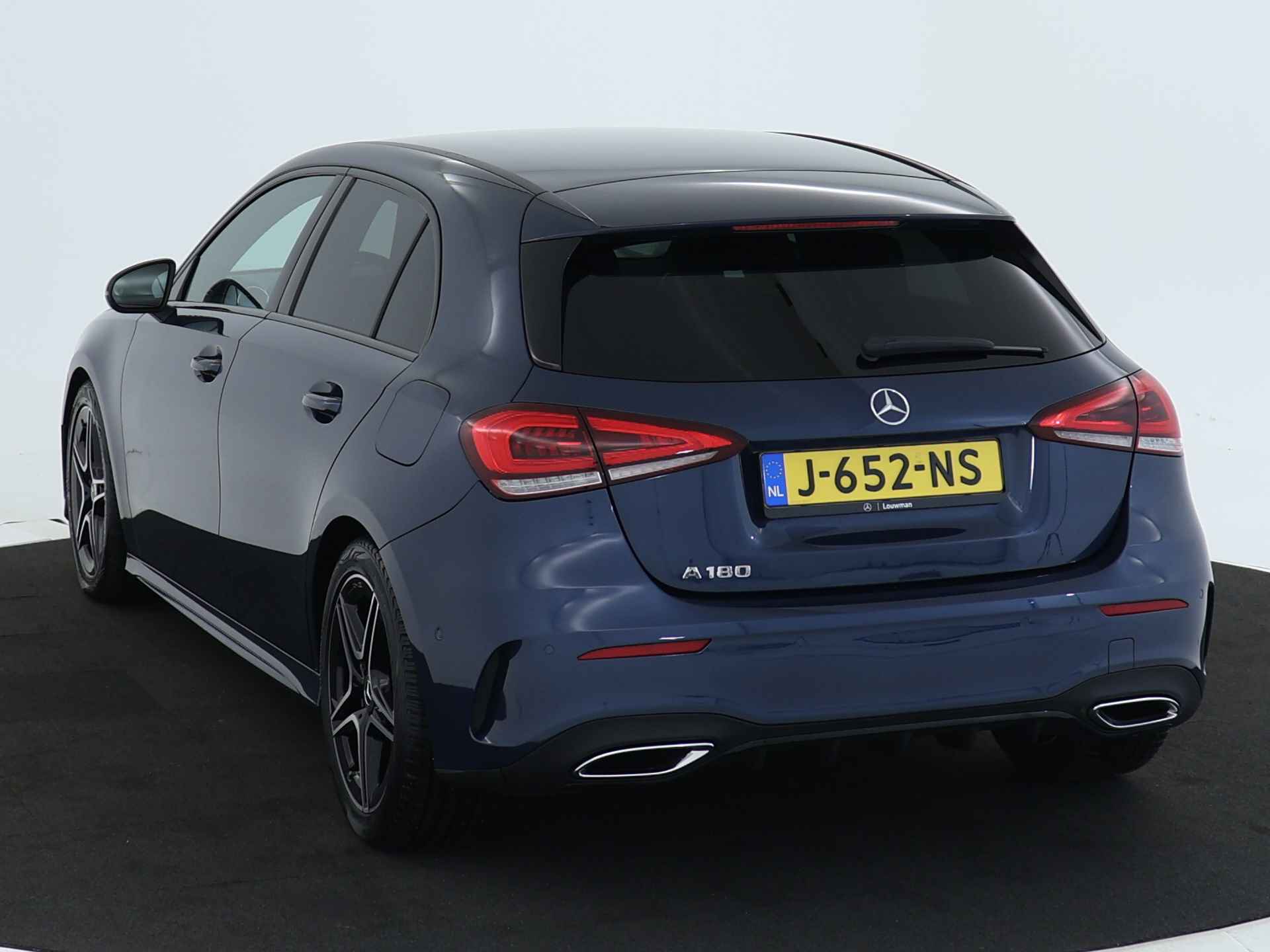 Mercedes-Benz A-Klasse 180 Business Solution AMG | AMG Styling | Night Pakket | Apple CarPlay | Achteruitrijcamera | Inclusief 24 maanden MB Certified garantie voor Europa. - 17/43