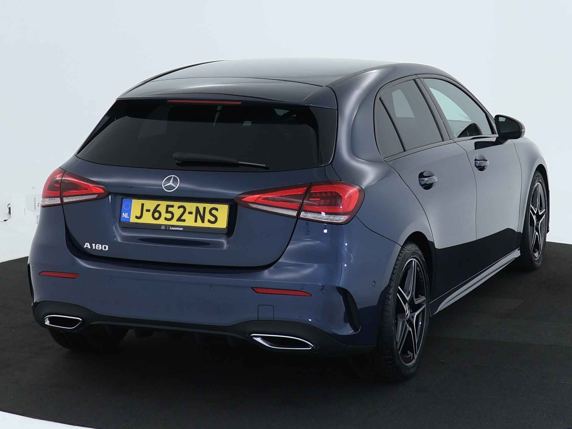 Mercedes-Benz A-Klasse 180 Business Solution AMG | AMG Styling | Night Pakket | Apple CarPlay | Achteruitrijcamera | Inclusief 24 maanden MB Certified garantie voor Europa. - 18/43