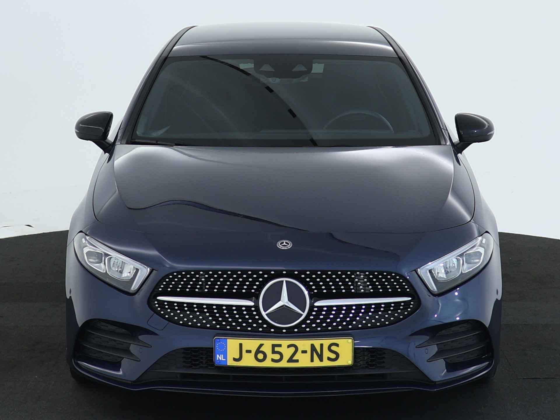 Mercedes-Benz A-Klasse 180 Business Solution AMG | AMG Styling | Night Pakket | Apple CarPlay | Achteruitrijcamera | Inclusief 24 maanden MB Certified garantie voor Europa. - 27/43