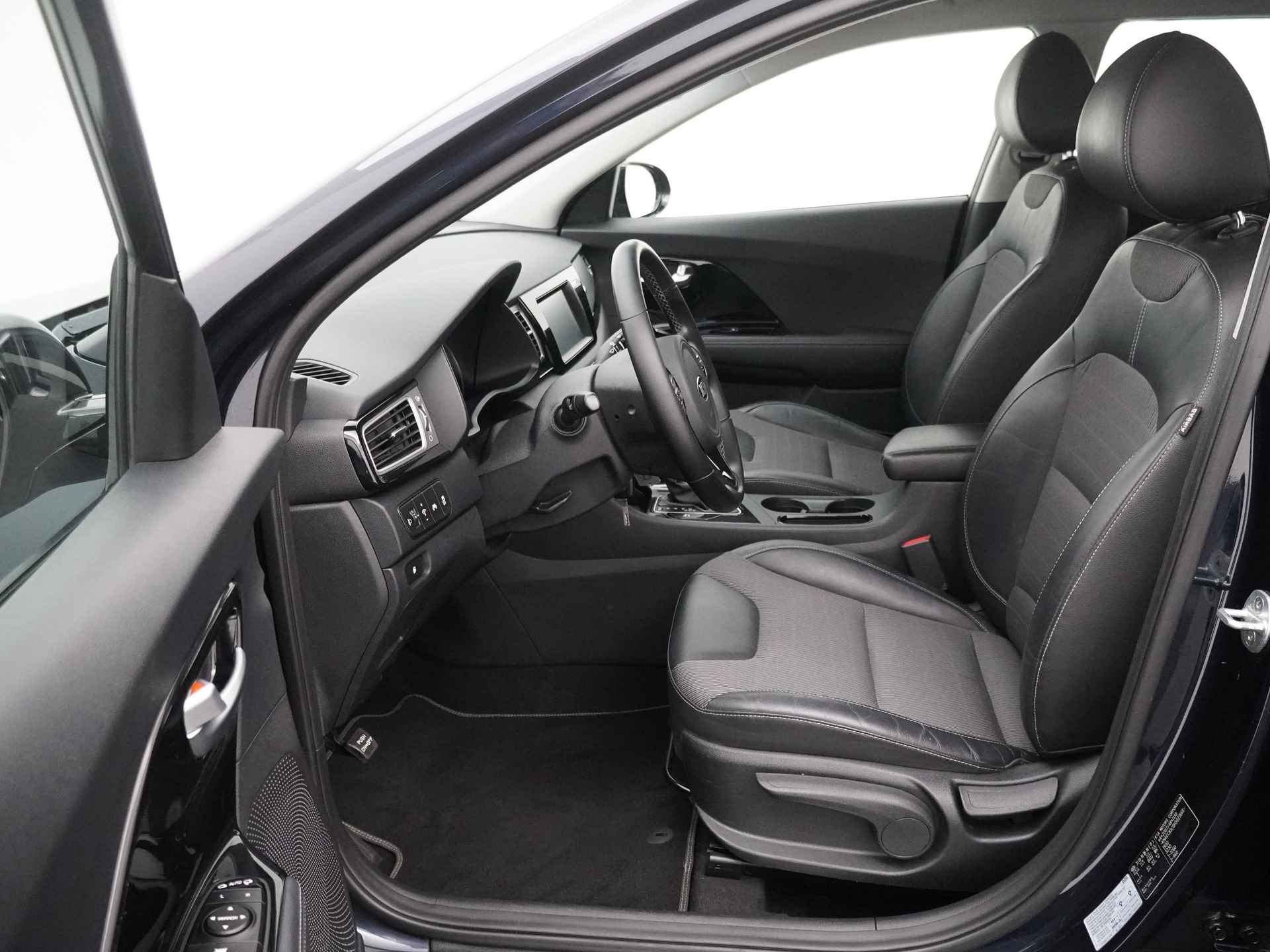 Kia Niro 1.6 GDi Hybrid First Edition - Trekhaak - Clima Control - Camera - Cruise Control - Apple CarPlay/Android Auto 12 maanden Bovag garantie - 20/51