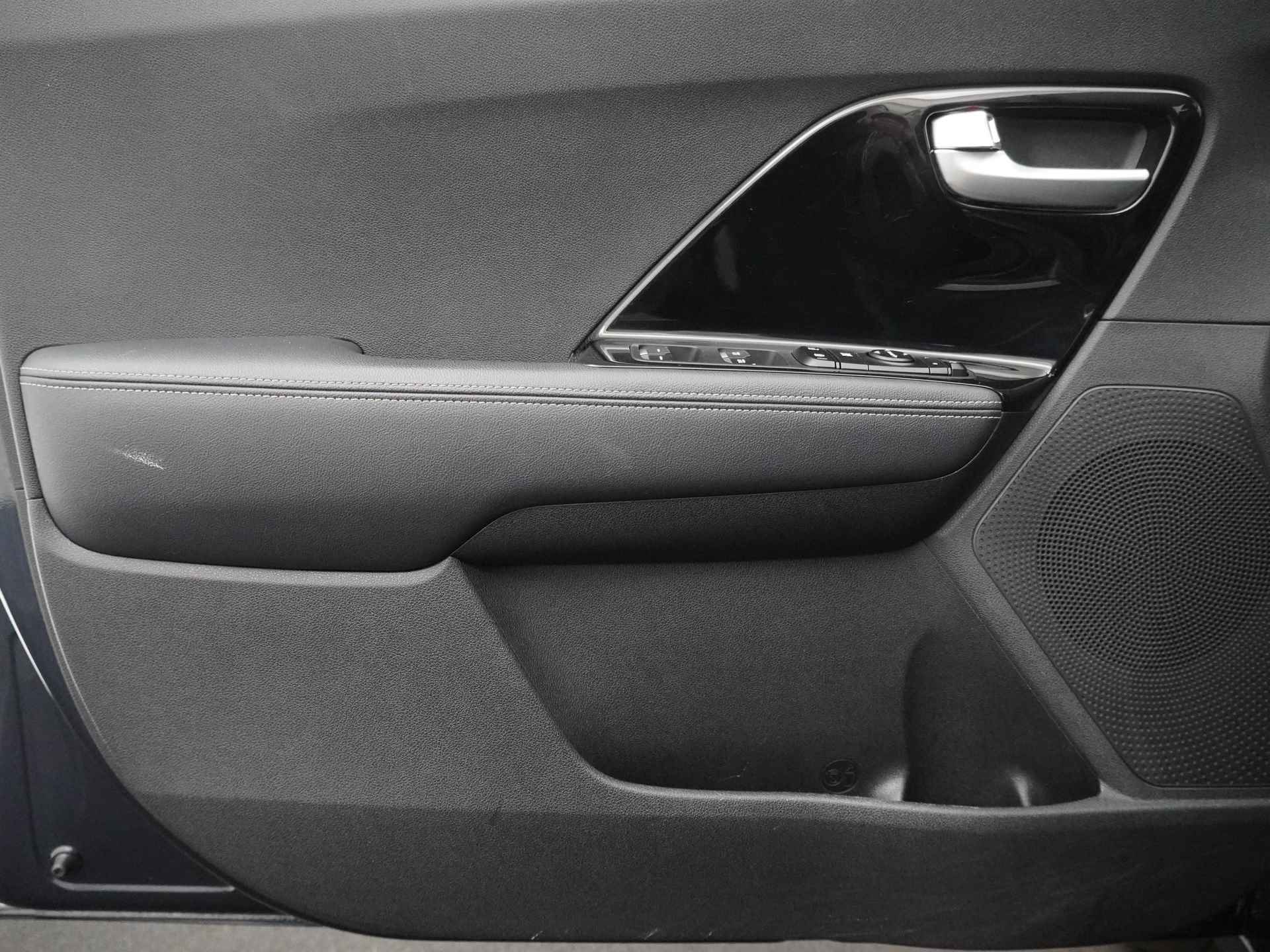Kia Niro 1.6 GDi Hybrid First Edition - Trekhaak - Clima Control - Camera - Cruise Control - Apple CarPlay/Android Auto 12 maanden Bovag garantie - 23/51