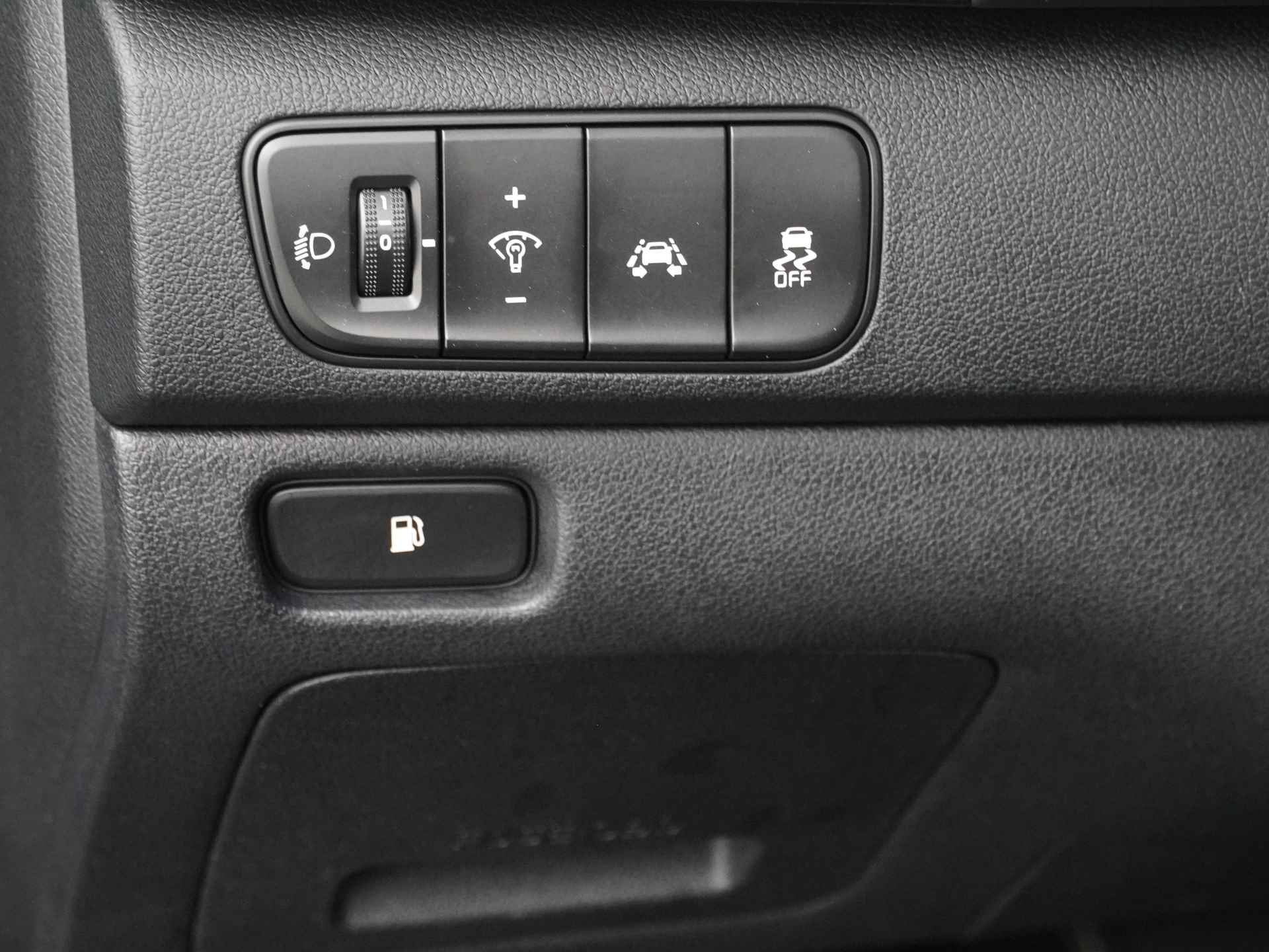 Kia Niro 1.6 GDi Hybrid First Edition - Trekhaak - Clima Control - Camera - Cruise Control - Apple CarPlay/Android Auto 12 maanden Bovag garantie - 24/51