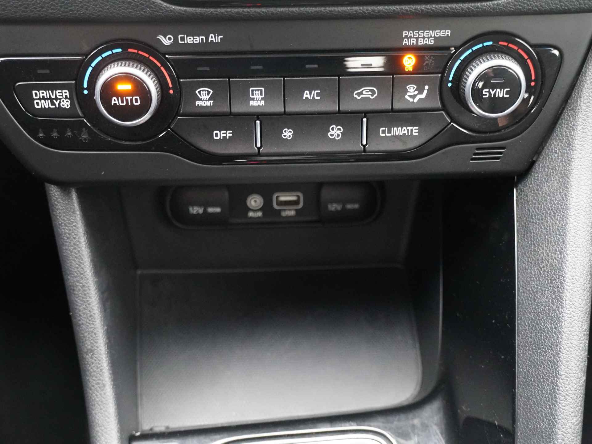 Kia Niro 1.6 GDi Hybrid First Edition - Trekhaak - Clima Control - Camera - Cruise Control - Apple CarPlay/Android Auto 12 maanden Bovag garantie - 31/51