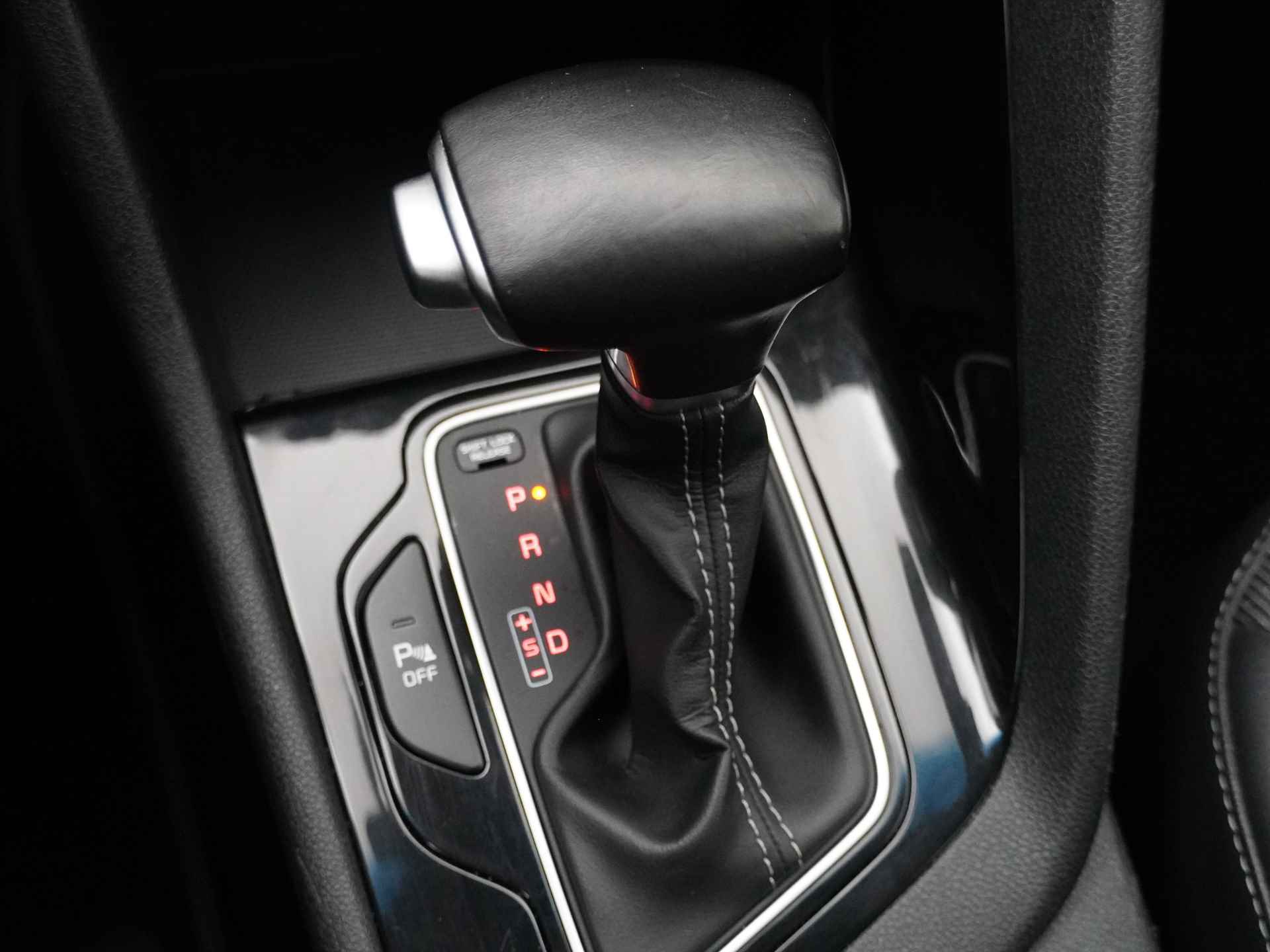Kia Niro 1.6 GDi Hybrid First Edition - Trekhaak - Clima Control - Camera - Cruise Control - Apple CarPlay/Android Auto 12 maanden Bovag garantie - 32/51