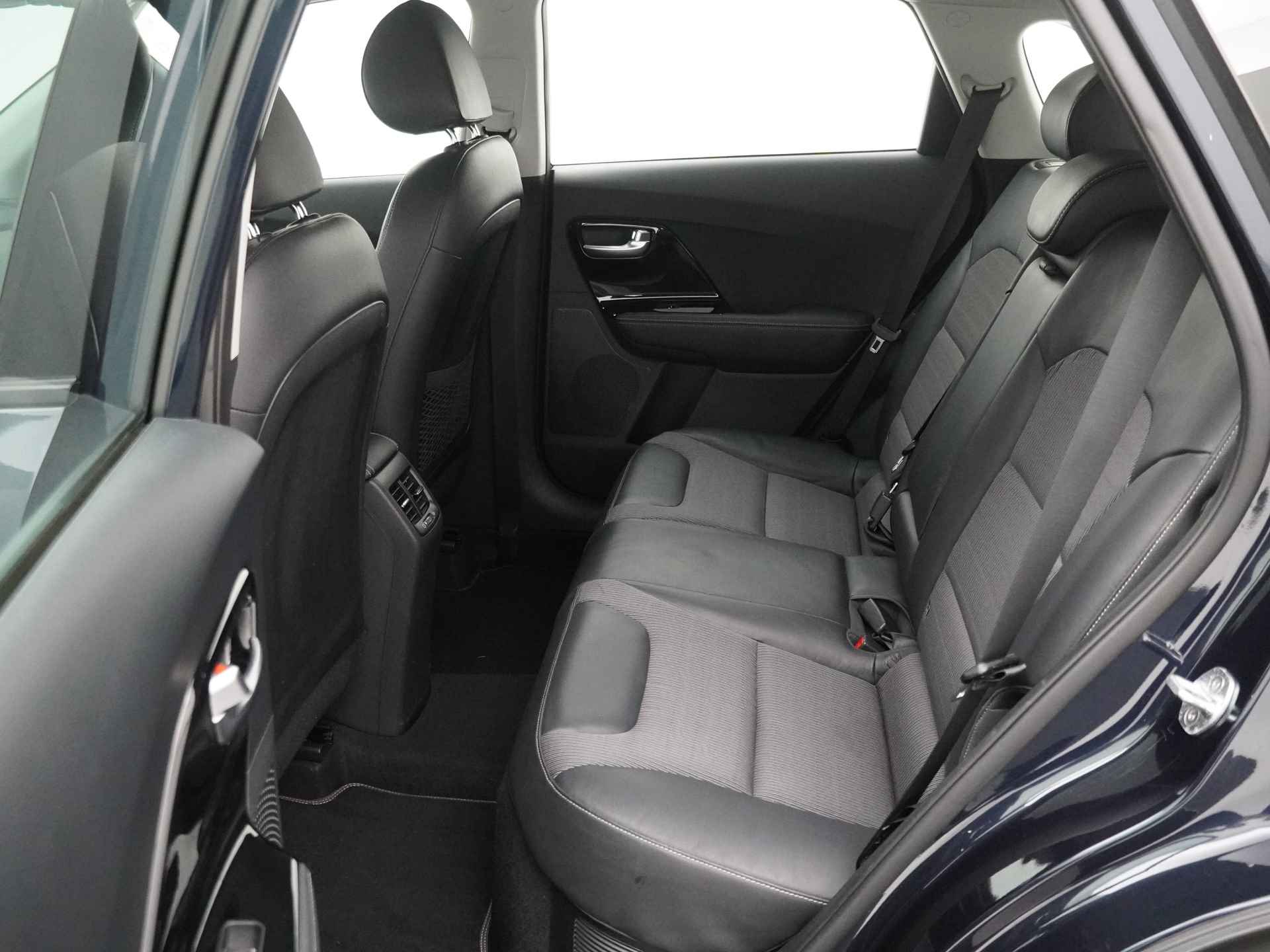 Kia Niro 1.6 GDi Hybrid First Edition - Trekhaak - Clima Control - Camera - Cruise Control - Apple CarPlay/Android Auto 12 maanden Bovag garantie - 34/51