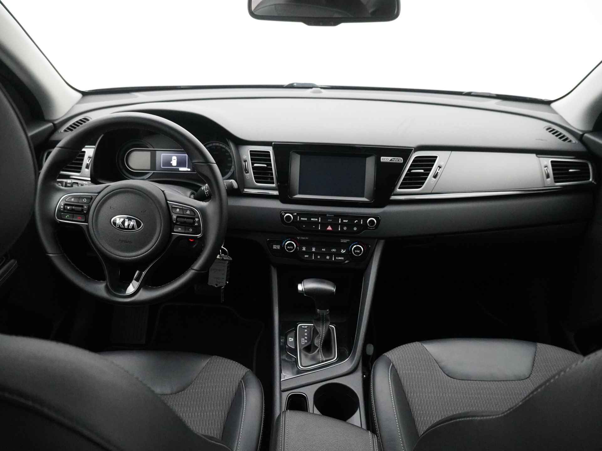 Kia Niro 1.6 GDi Hybrid First Edition - Trekhaak - Clima Control - Camera - Cruise Control - Apple CarPlay/Android Auto 12 maanden Bovag garantie - 37/51