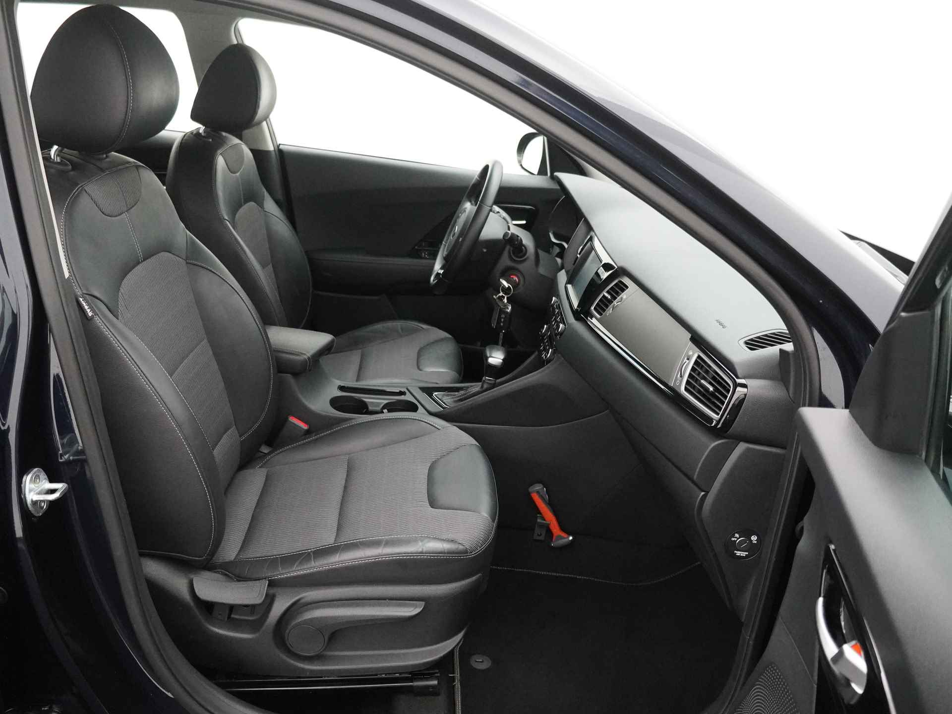 Kia Niro 1.6 GDi Hybrid First Edition - Trekhaak - Clima Control - Camera - Cruise Control - Apple CarPlay/Android Auto 12 maanden Bovag garantie - 43/51