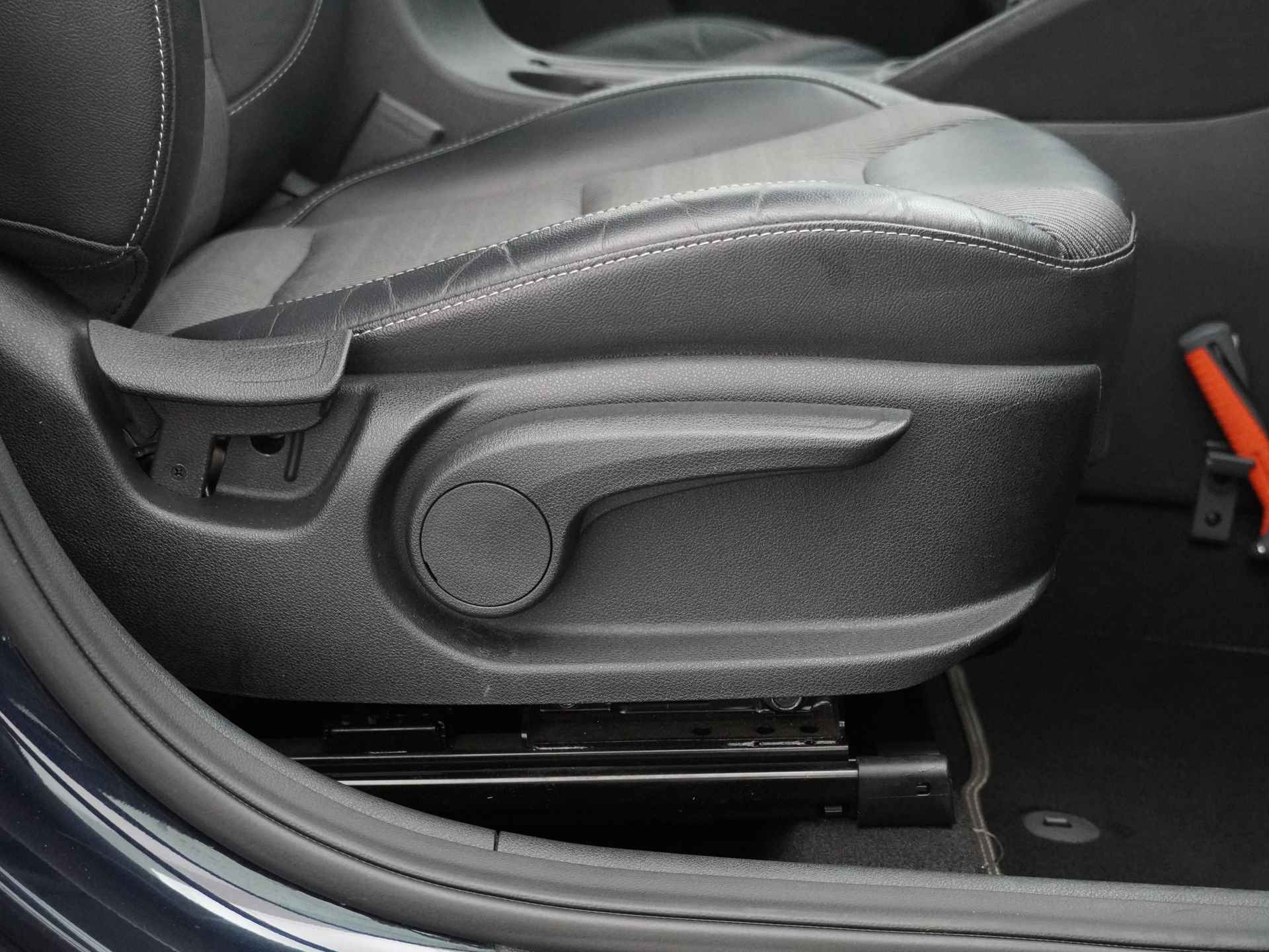 Kia Niro 1.6 GDi Hybrid First Edition - Trekhaak - Clima Control - Camera - Cruise Control - Apple CarPlay/Android Auto 12 maanden Bovag garantie - 44/51