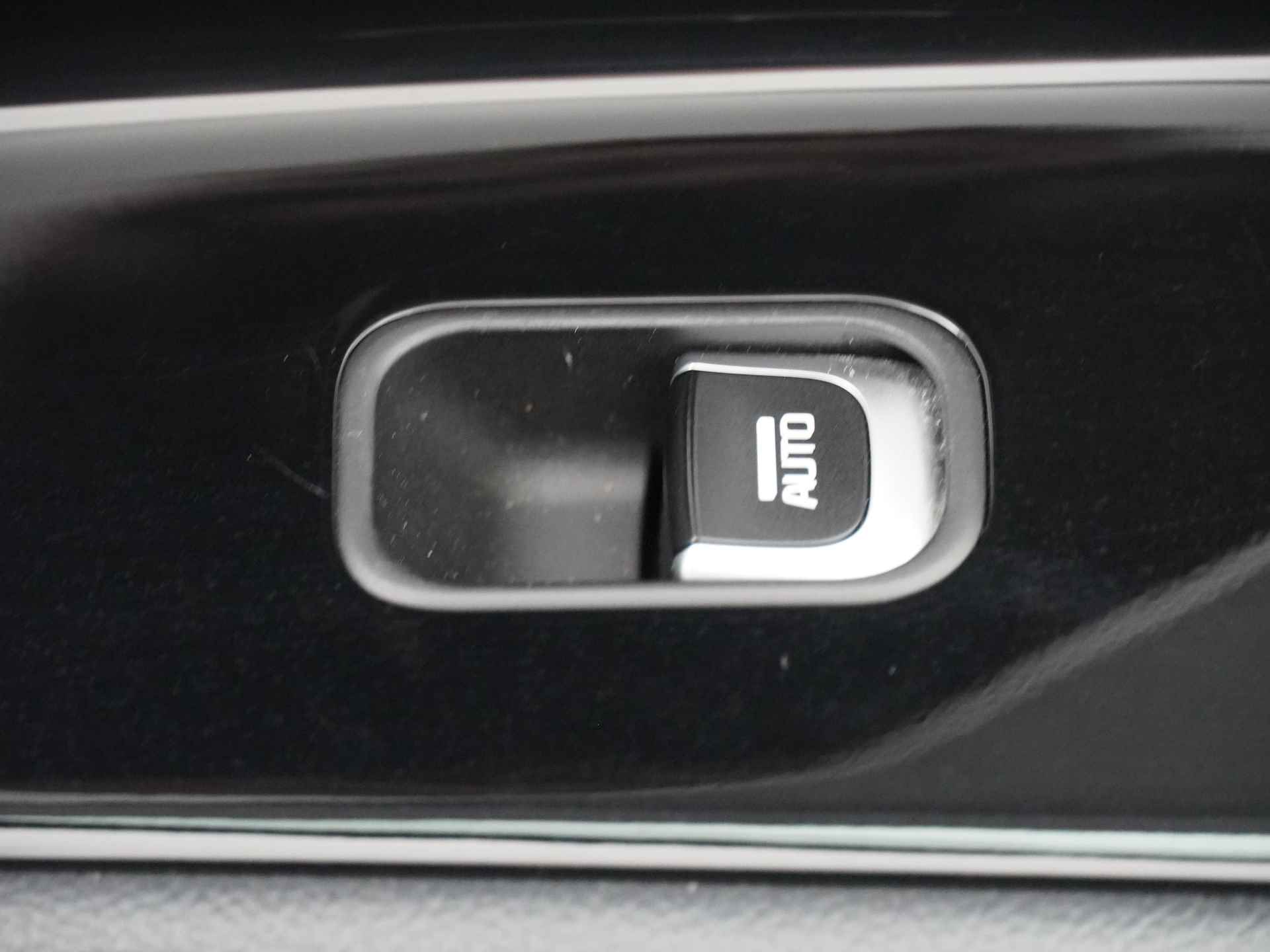 Kia Niro 1.6 GDi Hybrid First Edition - Trekhaak - Clima Control - Camera - Cruise Control - Apple CarPlay/Android Auto 12 maanden Bovag garantie - 45/51
