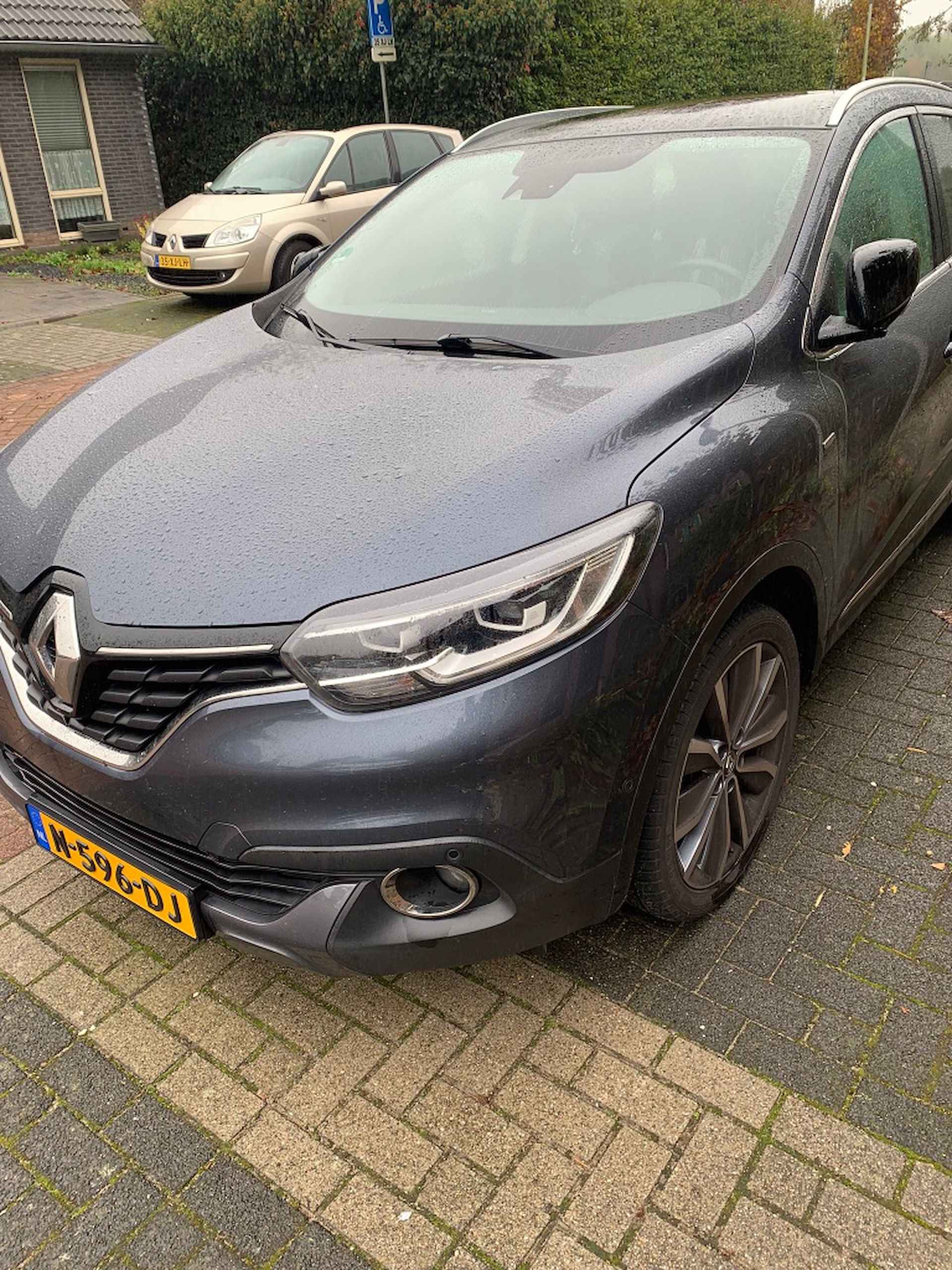 Renault Kadjar 1.2 TCE BOSE | LEDER/STOF | PANODAK | NAVI | CAMERA | CLIMA | VOORRUITVERWARMING | CRUISE | PARK SENS V+A | LED | 18' LM. VELGEN - 2/7