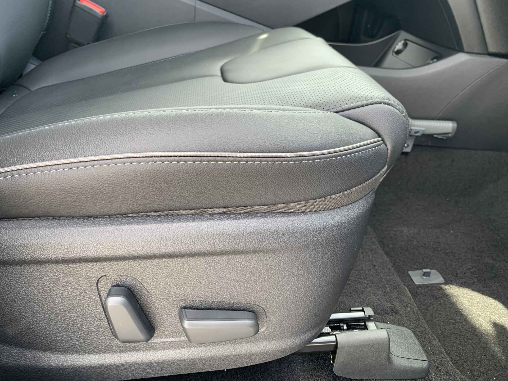 Hyundai Santa Fe 1.6 T-GDI HEV Comfort 7p. 7 zitplaatsen | Parkeercamera | Navi by App - 6/27