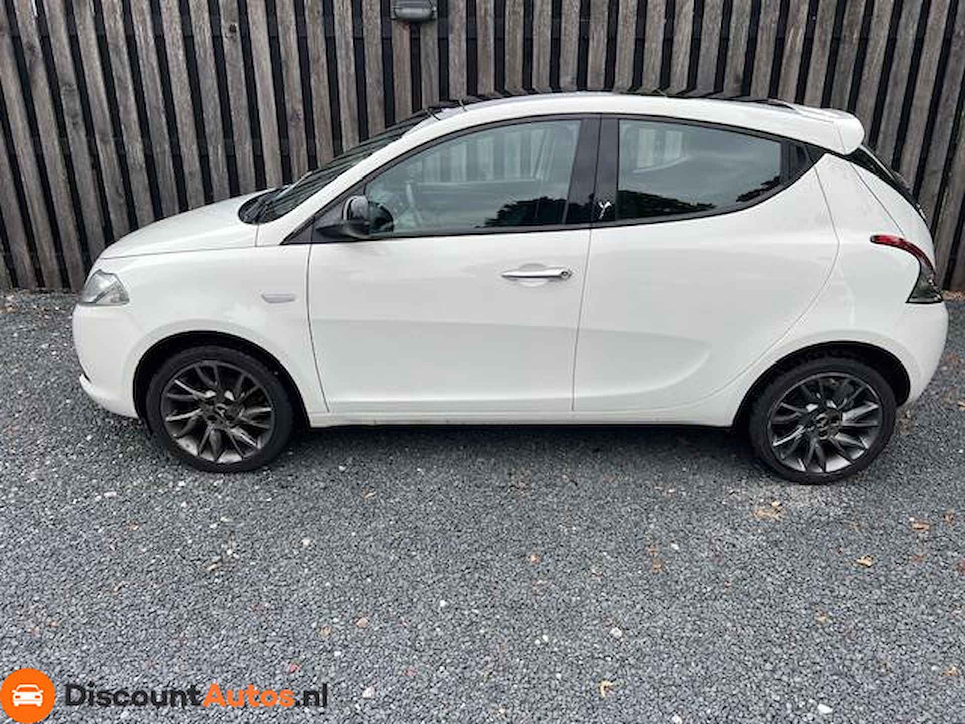 Lancia Ypsilon 0.9 TwinAir Platinum AUTOMAAT PANO CRUISE CONTROL ENZ - 3/25