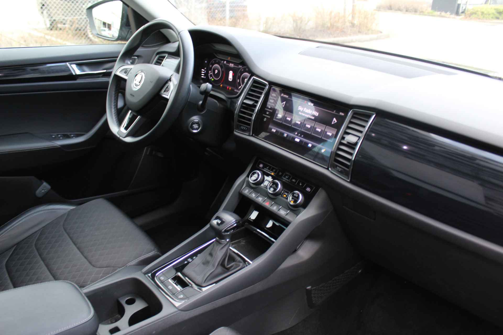 Škoda Kodiaq 1.5 TSI 150pk Business Edition Plus / Half Leder / 19"LMV / PANODAK / 360"CAMERA / APP.Connect / NAVI - 22/42