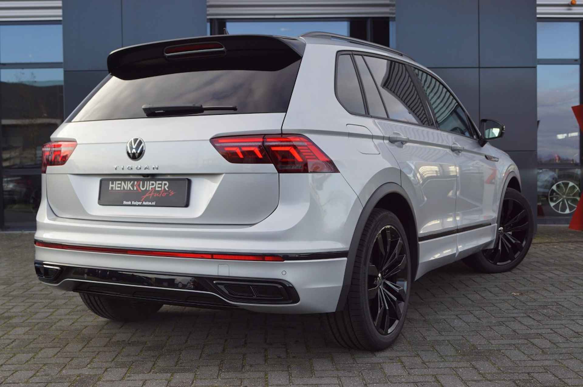 VOLKSWAGEN Tiguan 1.5 TSI DSG R-Line Blackstyle/ Panodak /IQ LED/ Trekhaak/Camera - 9/58