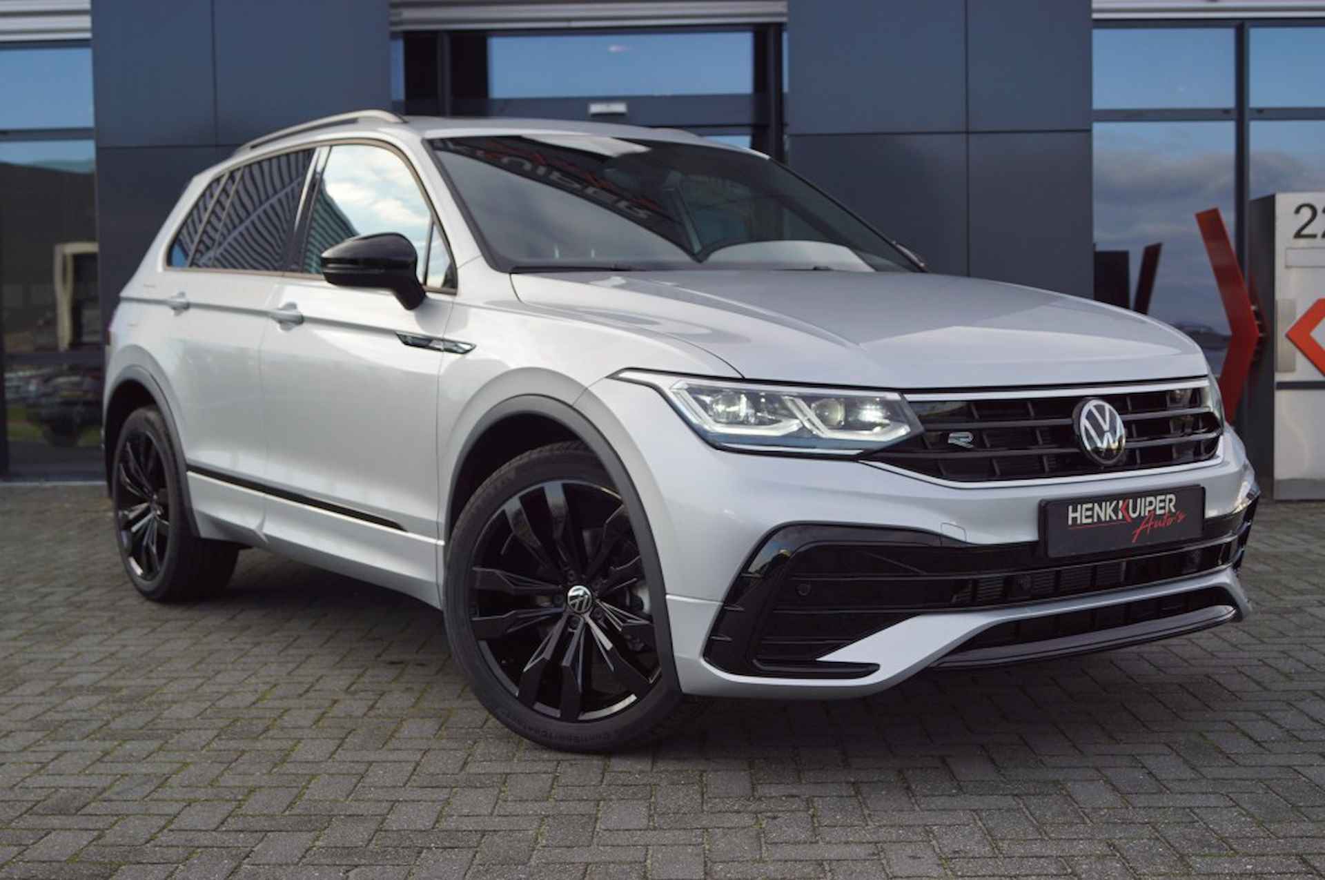 VOLKSWAGEN Tiguan 1.5 TSI DSG R-Line Blackstyle/ Panodak /IQ LED/ Trekhaak/Camera - 10/58