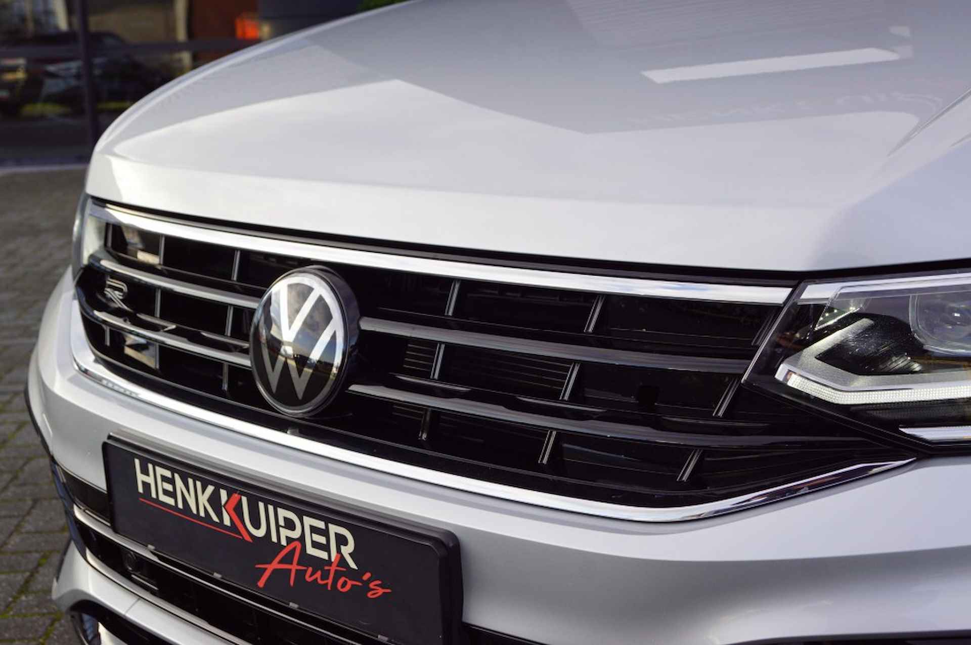 VOLKSWAGEN Tiguan 1.5 TSI DSG R-Line Blackstyle/ Panodak /IQ LED/ Trekhaak/Camera - 39/58