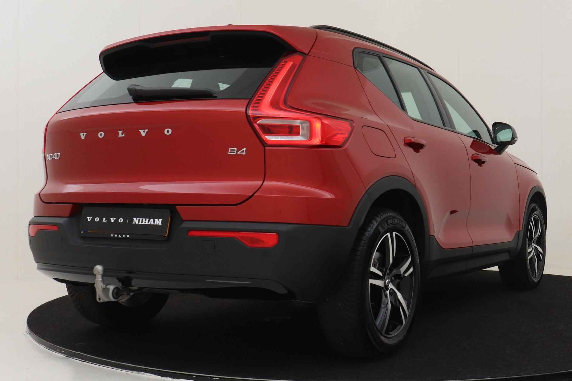 Volvo XC40 B4 (M-HYBRID) PLUS DARK -CAMERA|ADAP.CRUISE|VERW.VOORRUIT|TREKHAAK - 3/37