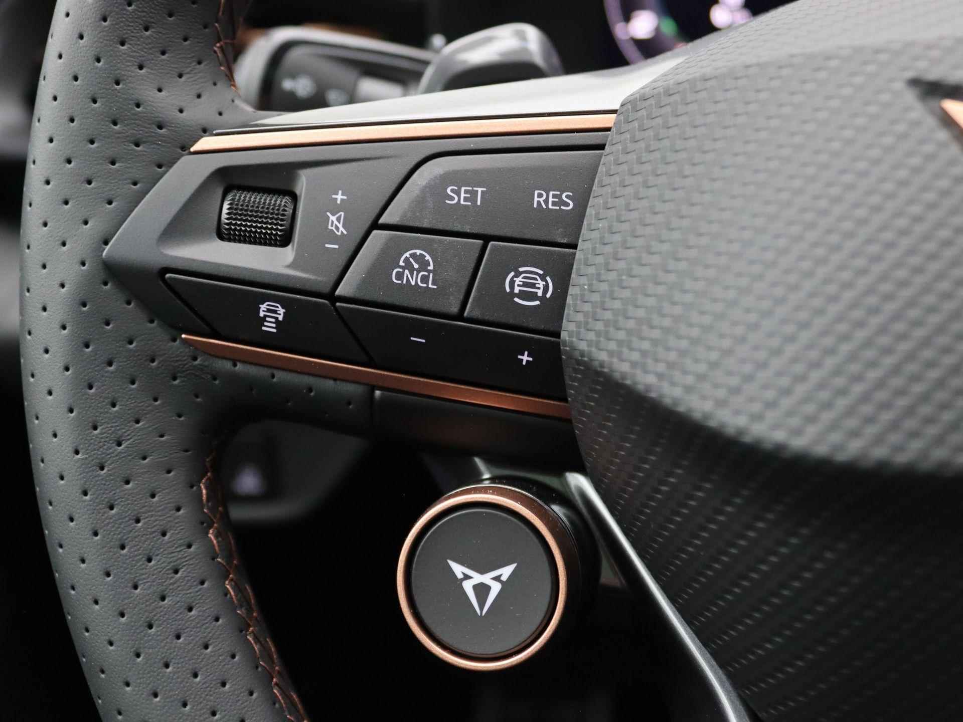 CUPRA Terramar 1.5 TSI e-Hybrid VZ Performance 272PK DSG matrix led, trekhaak, Sennheiser audio, 360gr. camera, head-up display, alarm, schuif-kanteldak, winterpakket, adaptive cruise met travel assist, side assist, virtual pedal, keyless, 20" lichtmetaal - 19/65