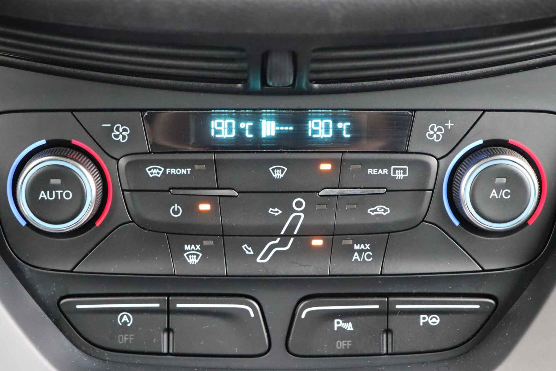 Ford C-Max 1.0 Titanium | Cruise Control | Parkeersensoren | Climate Control | Verwarmbare Voorruit | Elektrisch verstelbare bestuurdersstoel | 17" lichtmetalen velgen | - 32/42