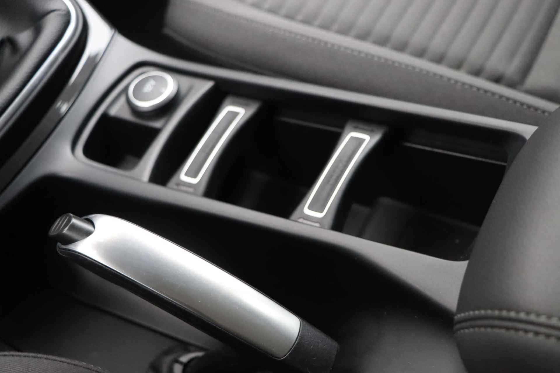 Ford C-Max 1.0 Titanium | Cruise Control | Parkeersensoren | Climate Control | Verwarmbare Voorruit | Elektrisch verstelbare bestuurdersstoel | 17" lichtmetalen velgen | - 34/42