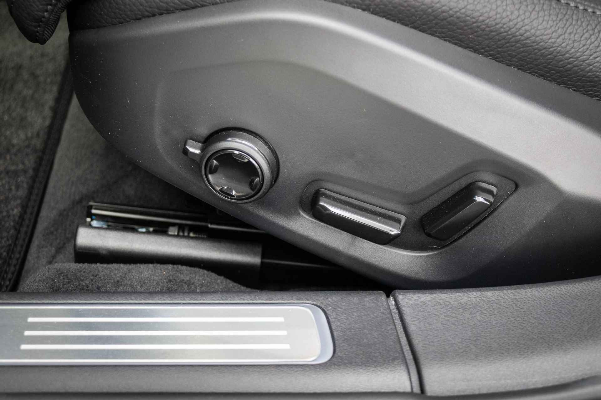 Volvo V90 Recharge T6 AWD Plus Bright  | Adaptieve Cruise Control | Lederen bekleding | Harman Kardon audio | Parkeercamera | Stoel + stuurverwarming - 11/25