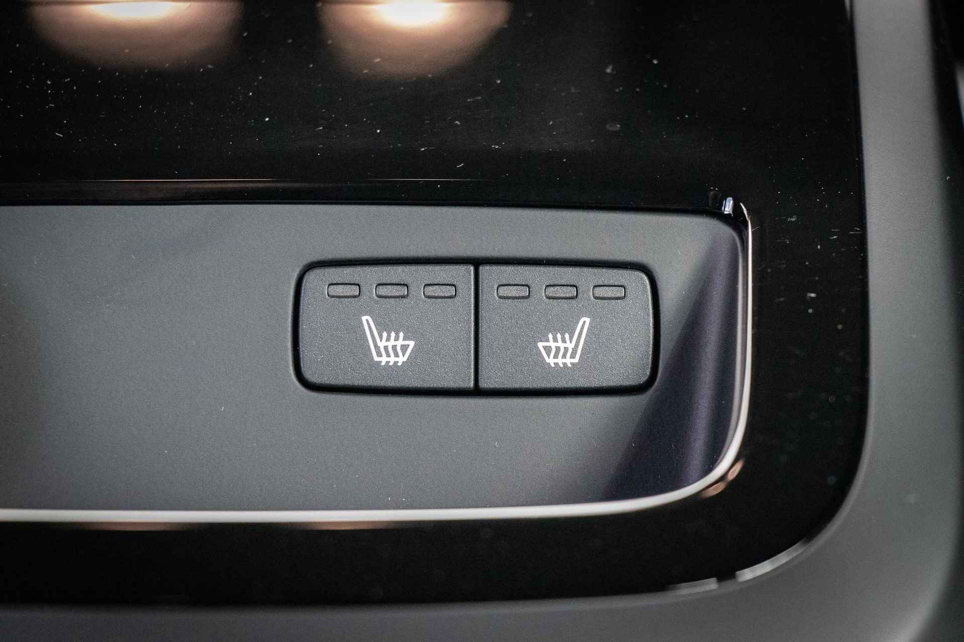 Volvo V90 Recharge T6 AWD Plus Bright  | Adaptieve Cruise Control | Lederen bekleding | Harman Kardon audio | Parkeercamera | Stoel + stuurverwarming - 22/25