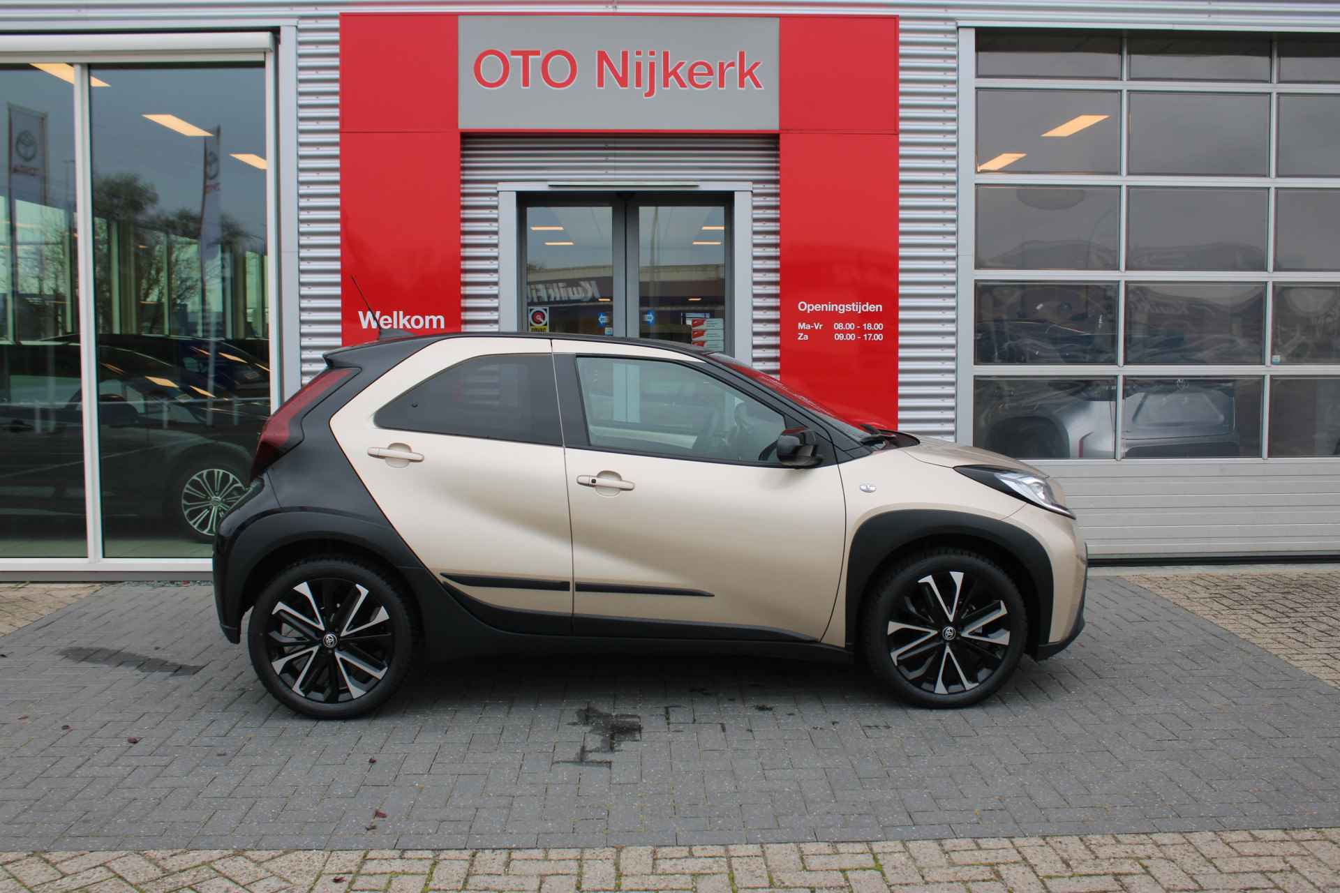 Toyota Aygo X 1.0 VVT-i S-CVT Envy - 4/39