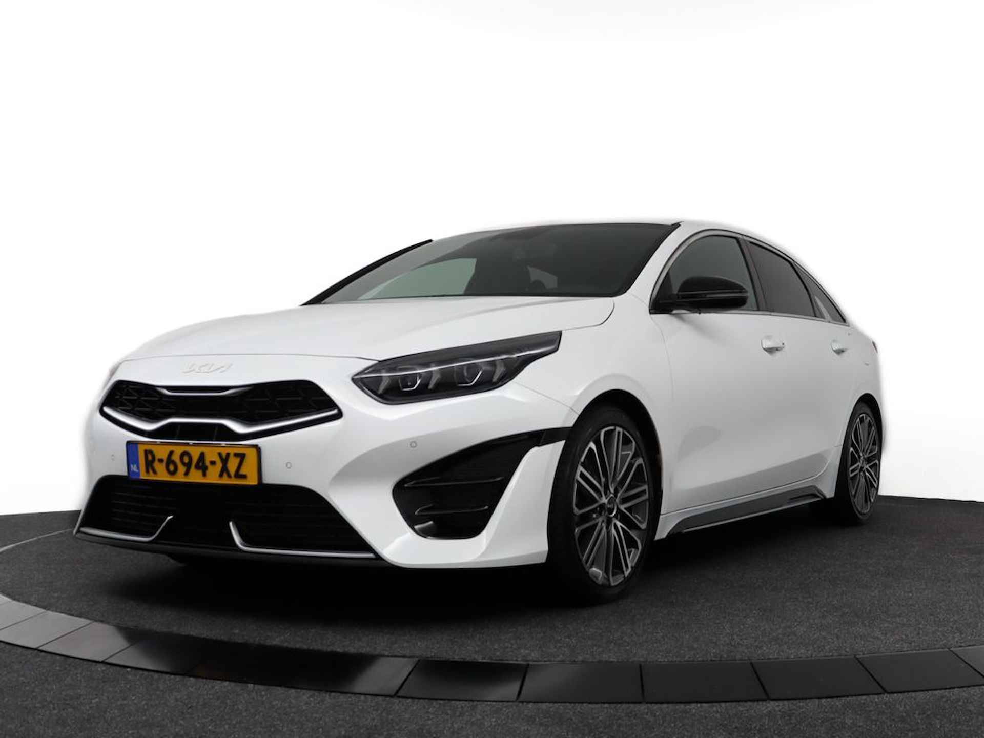 Kia ProCeed 1.5 T-GDi GT-PlusLine JBL Audio - Apple CarPlay/Android Auto - Stoel-/Stuurwiel verwarming - Navigatie - Trekhaak - Adaptieve Cruise Control - Fabrieksgarantie tot 12-2029 - 3/51