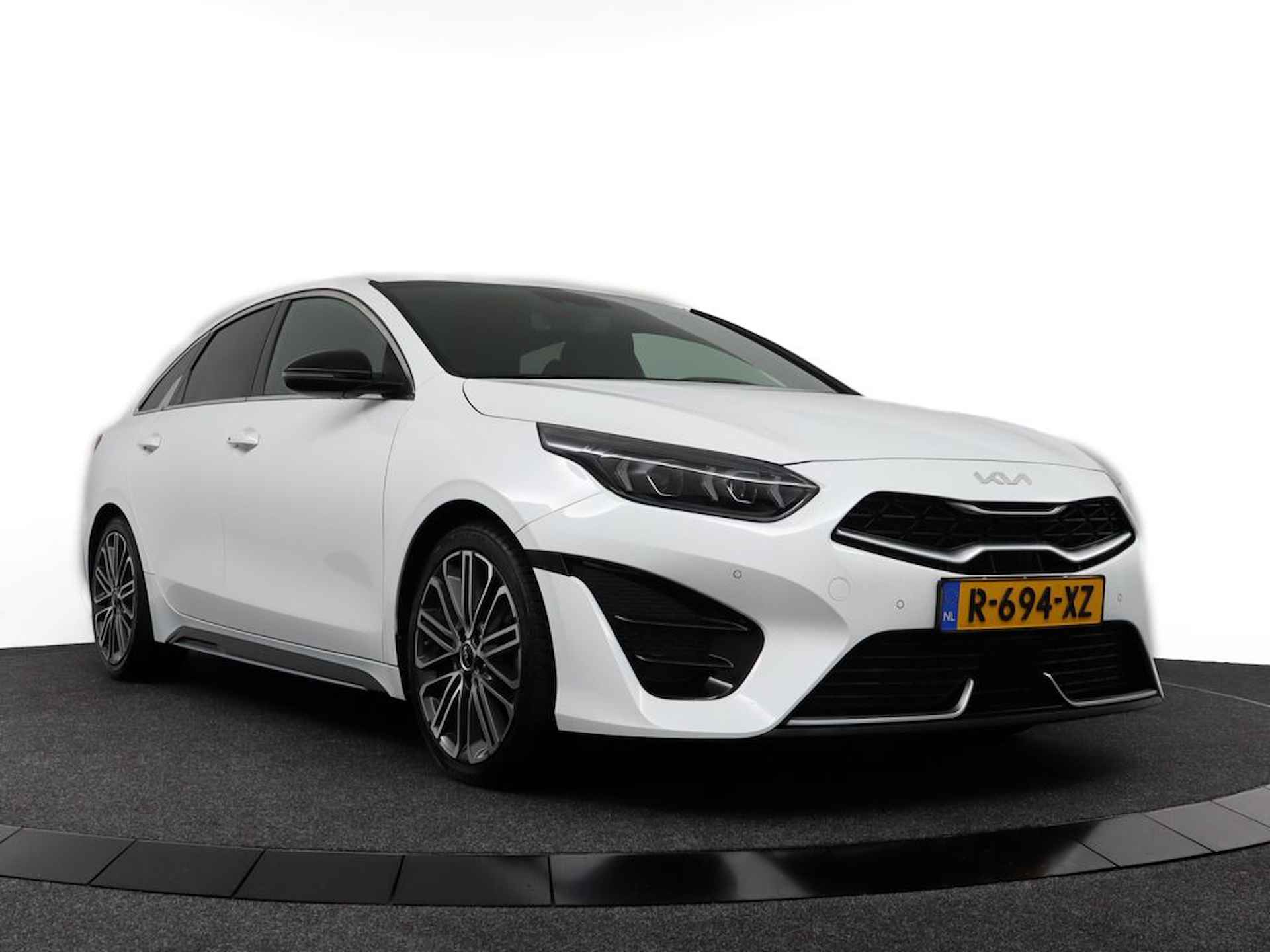 Kia ProCeed 1.5 T-GDi GT-PlusLine JBL Audio - Apple CarPlay/Android Auto - Stoel-/Stuurwiel verwarming - Navigatie - Trekhaak - Adaptieve Cruise Control - Fabrieksgarantie tot 12-2029 - 12/51