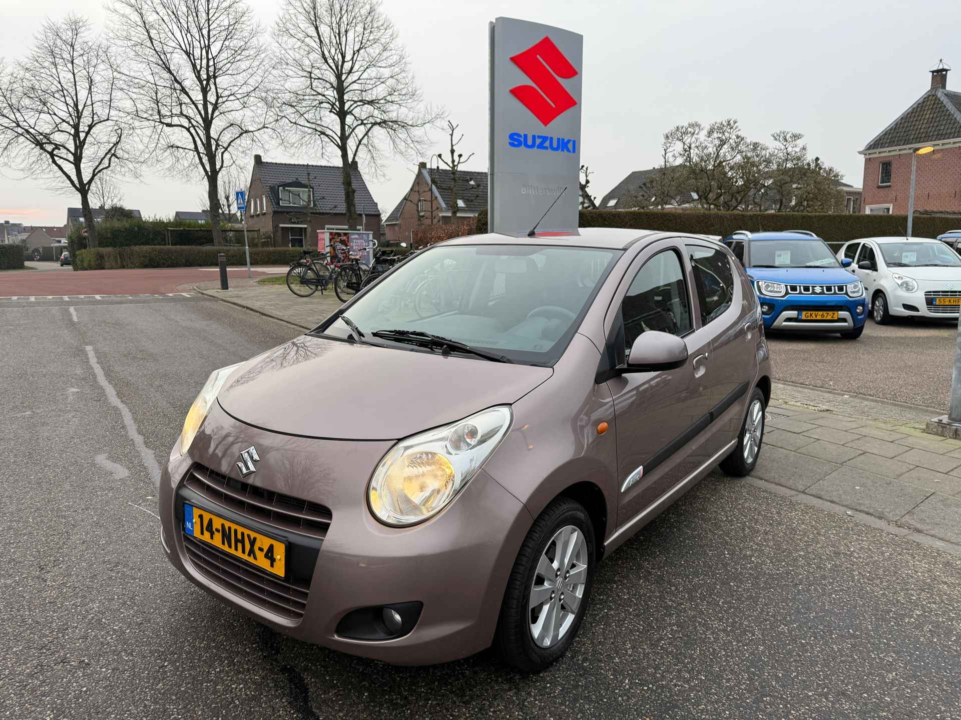 Suzuki Alto 1.0 Exclusive // Airco // Nette door ons onderhouden ALTO // Stootlijst // Spoiler // Rijklaarprijs! - 4/27