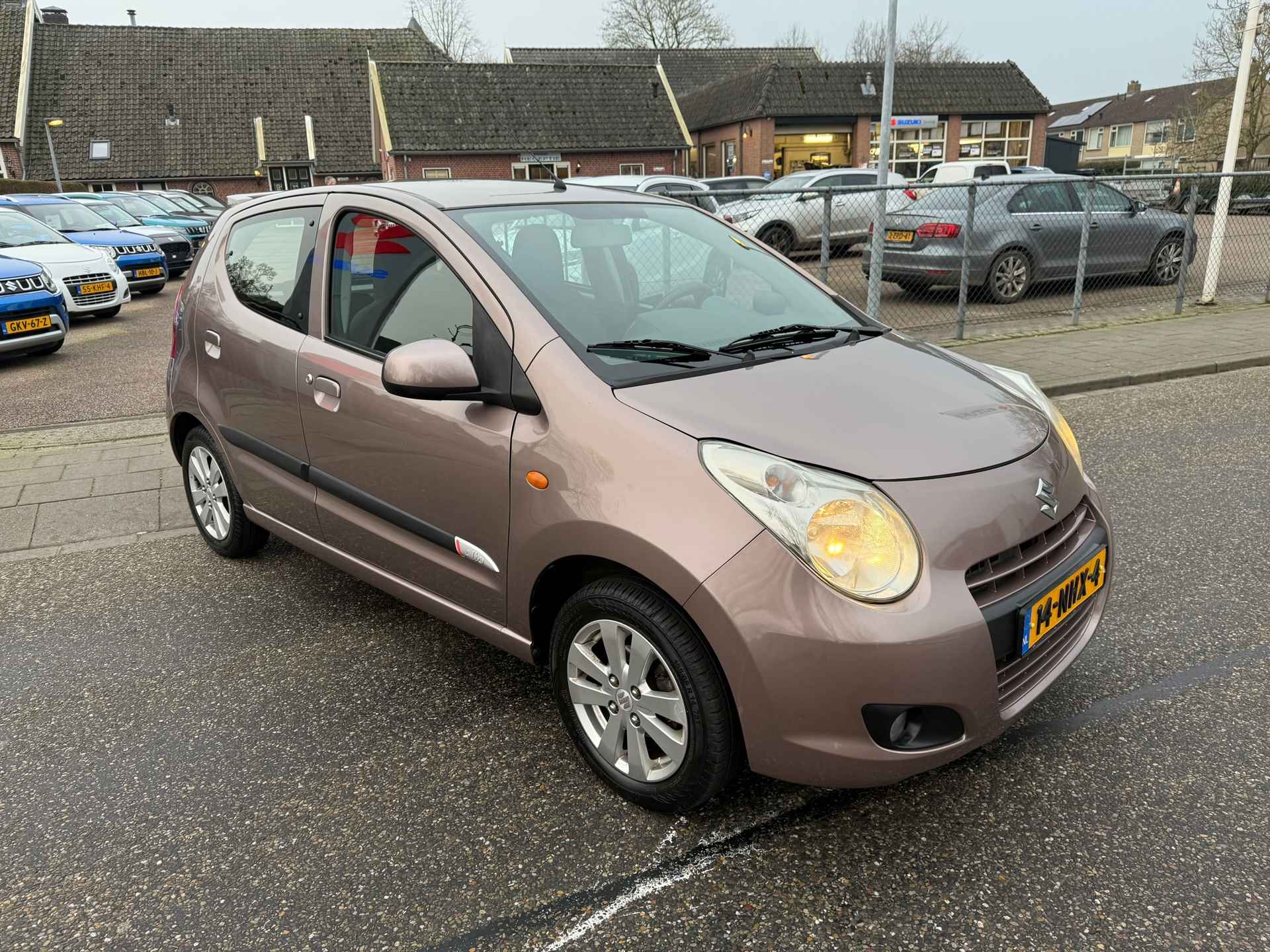 Suzuki Alto 1.0 Exclusive // Airco // Nette door ons onderhouden ALTO // Stootlijst // Spoiler // Rijklaarprijs! - 8/27